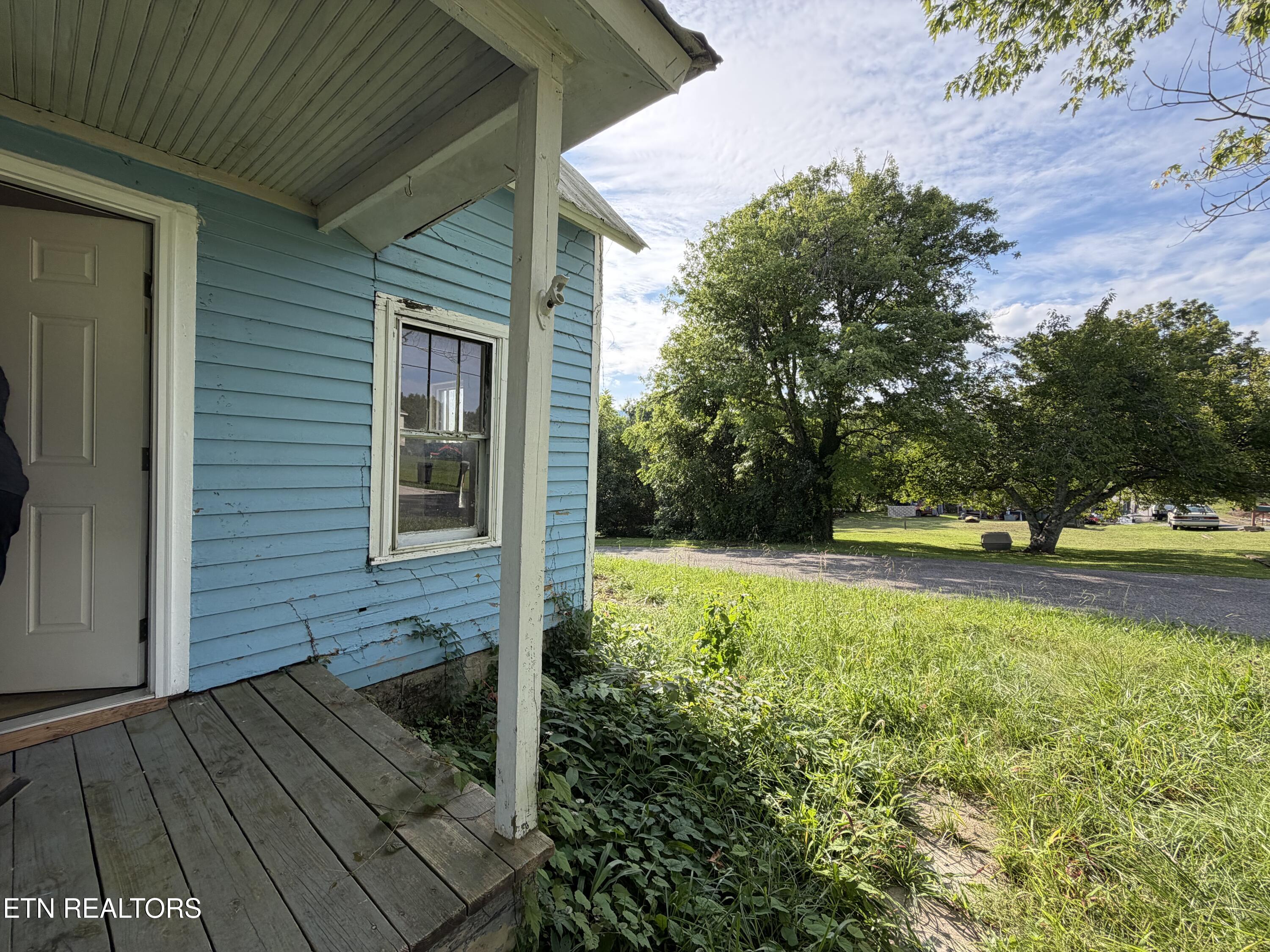 911 Loop Road Lafollette TN 37766