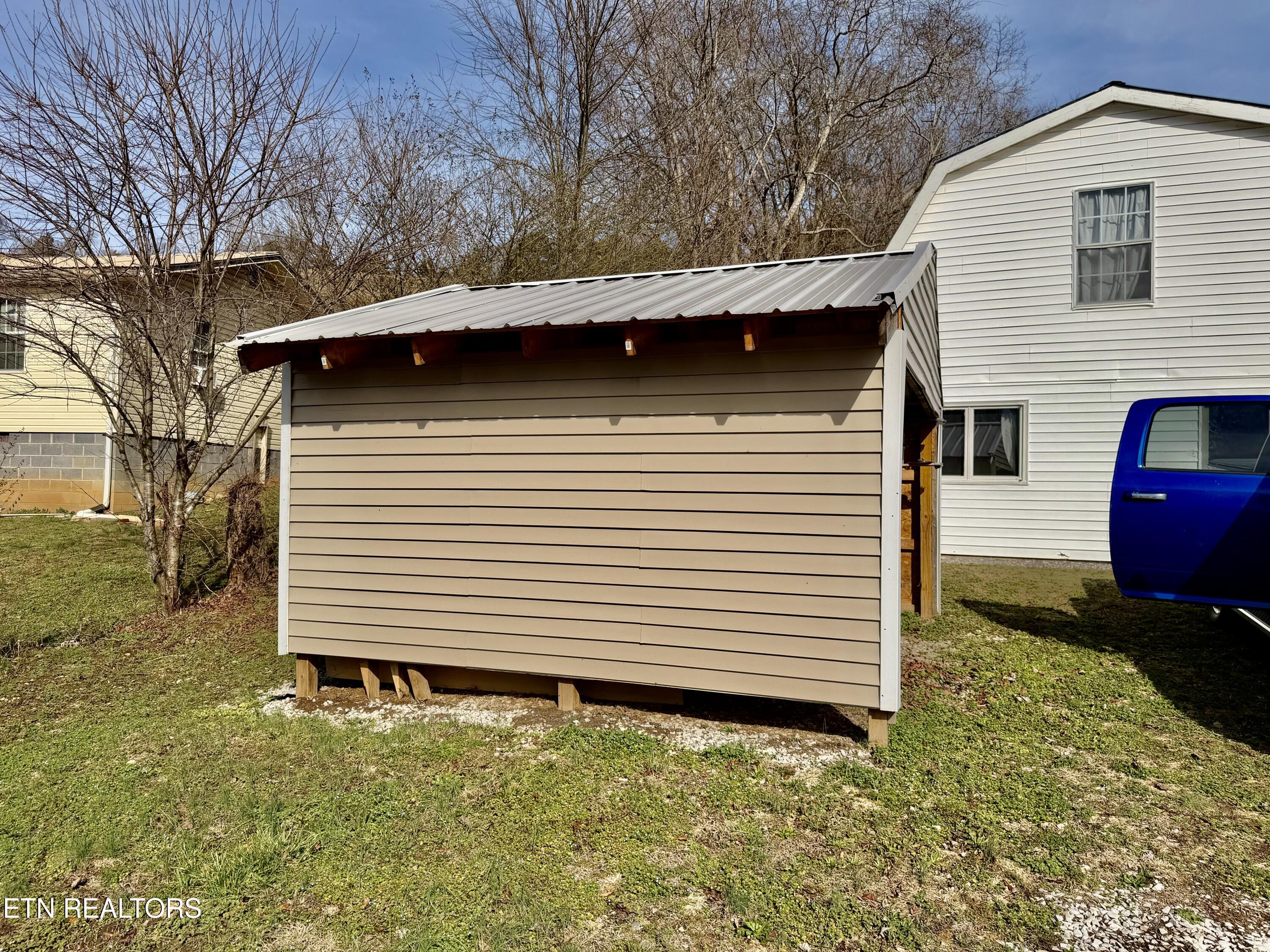 2218 Clouds Road New Tazewell TN 37825