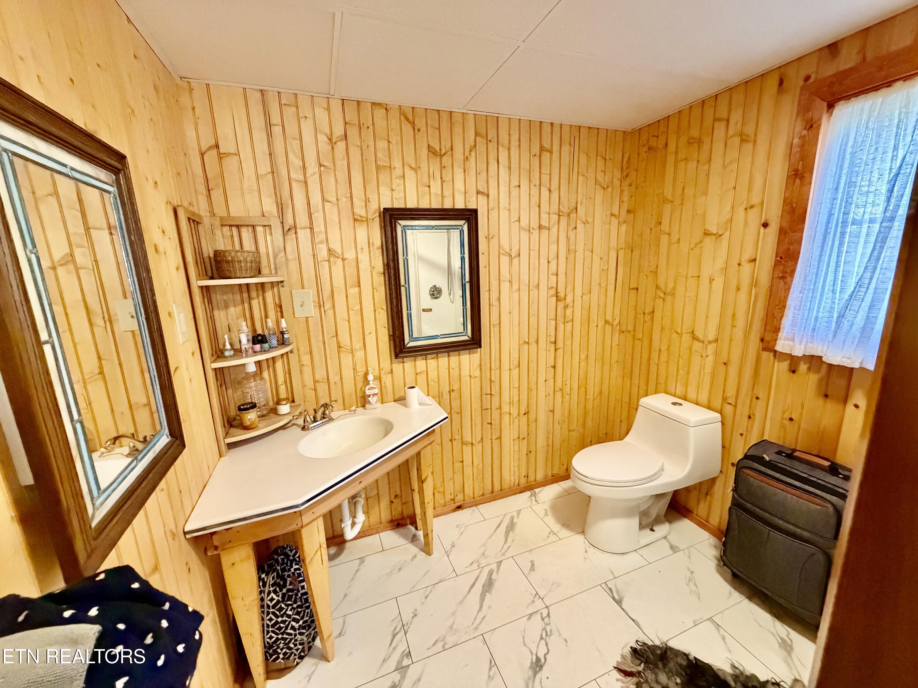 2218 Clouds Road New Tazewell TN 37825