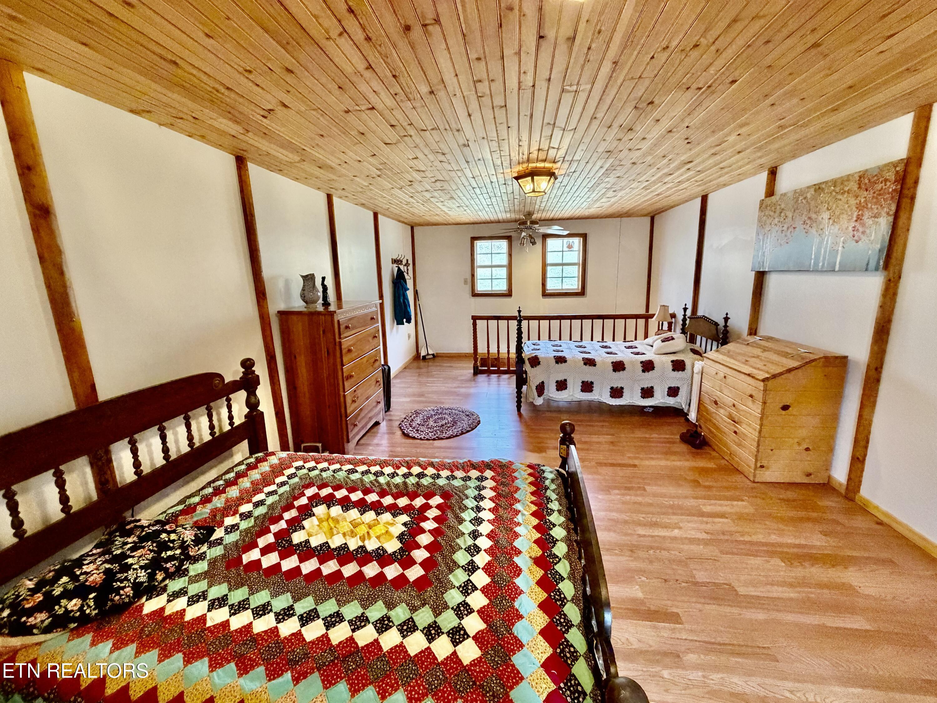 2218 Clouds Road New Tazewell TN 37825