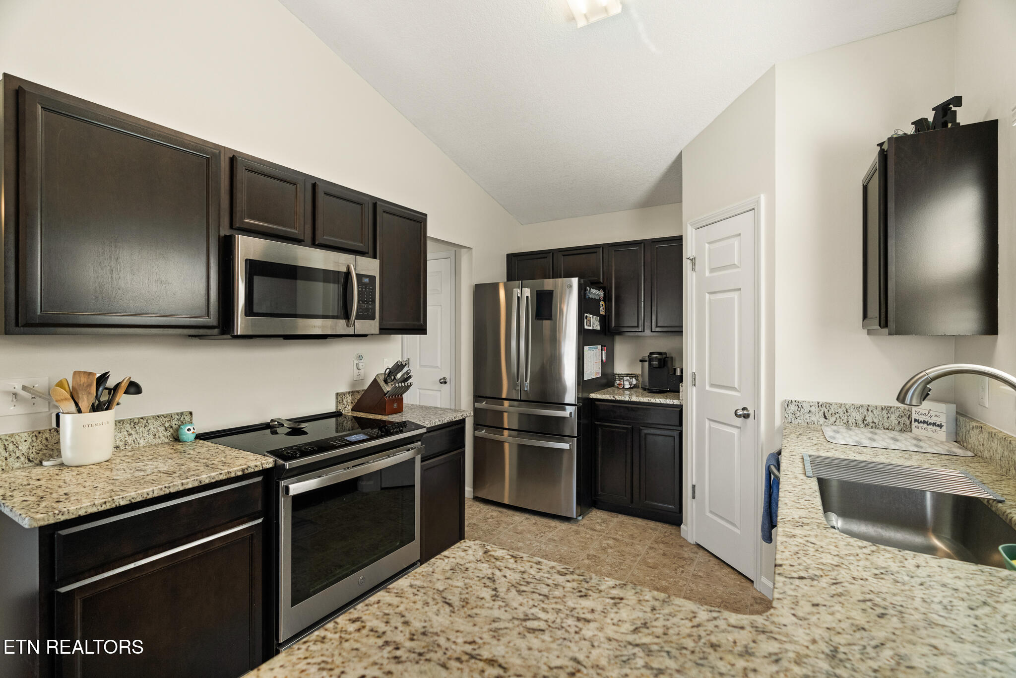 1711 Cove Oak Lane Knoxville TN 37909