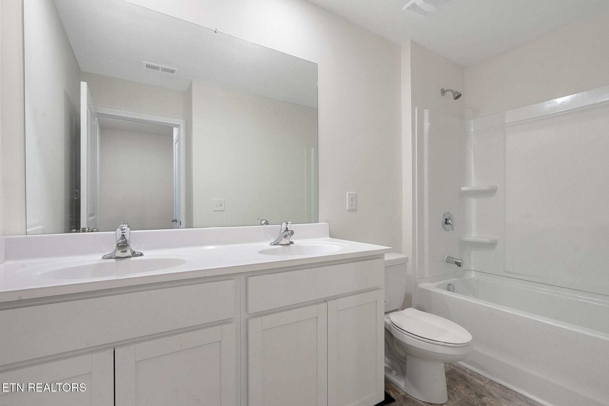 1174 Hampton Place Circle Loudon TN 37774
