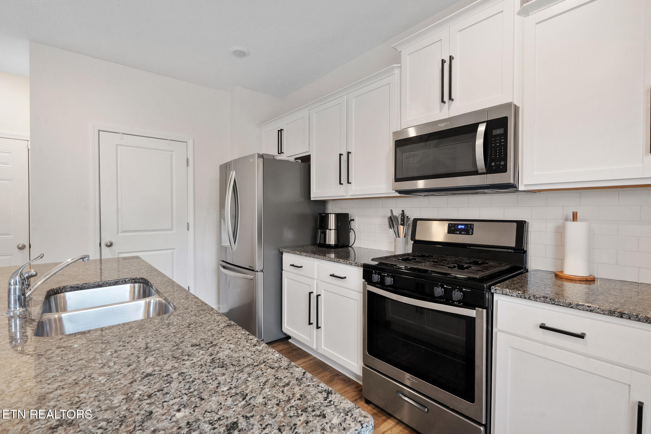 1174 Hampton Place Circle Loudon TN 37774