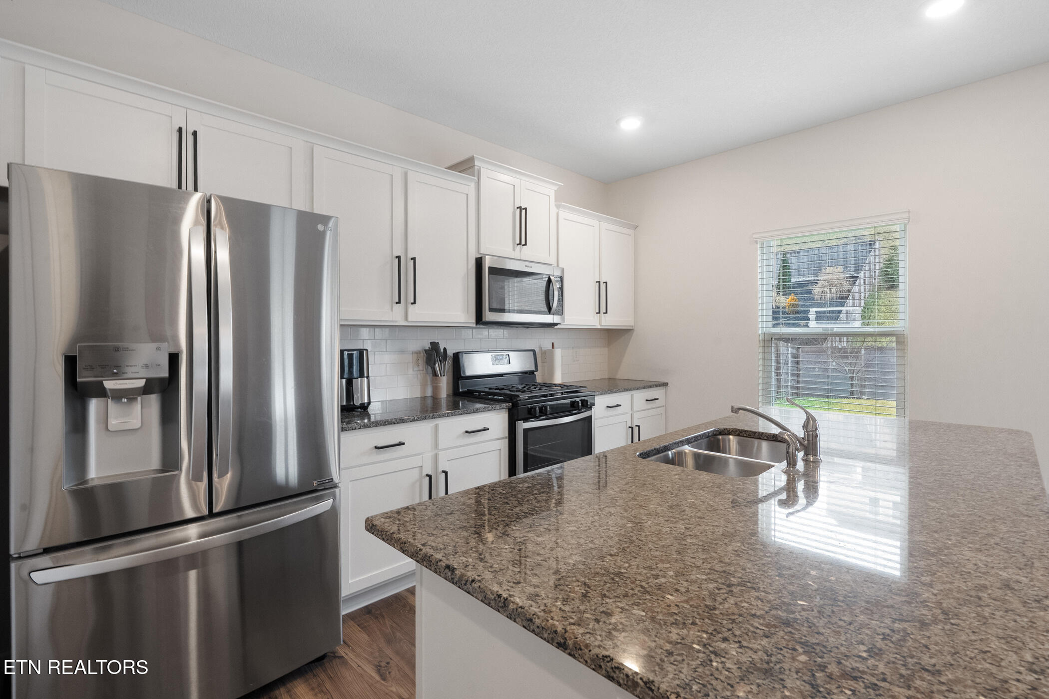 1174 Hampton Place Circle Loudon TN 37774