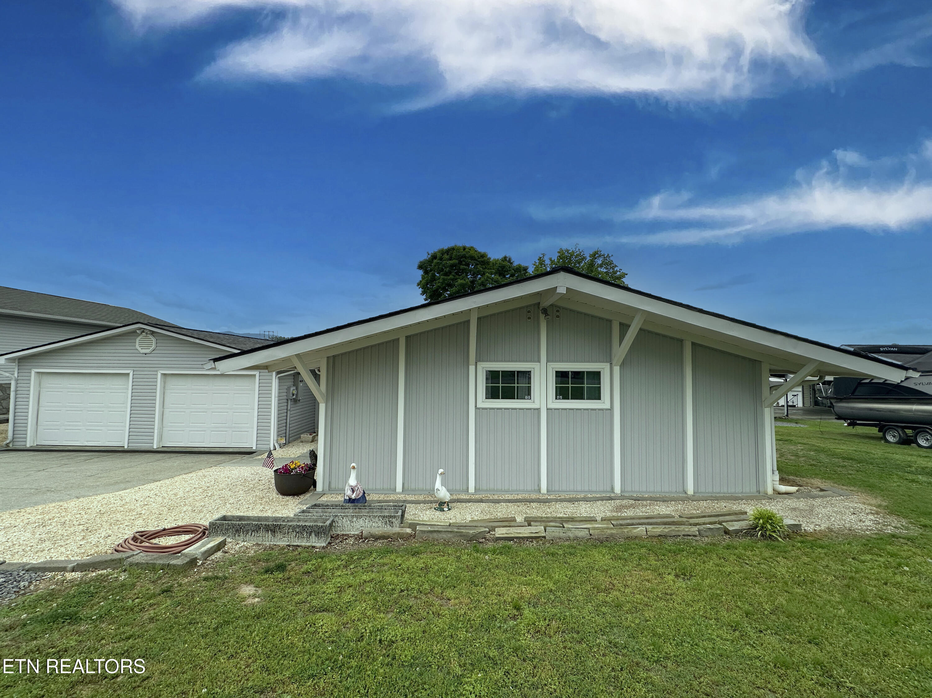1648 Canal Lane Dandridge TN 37725