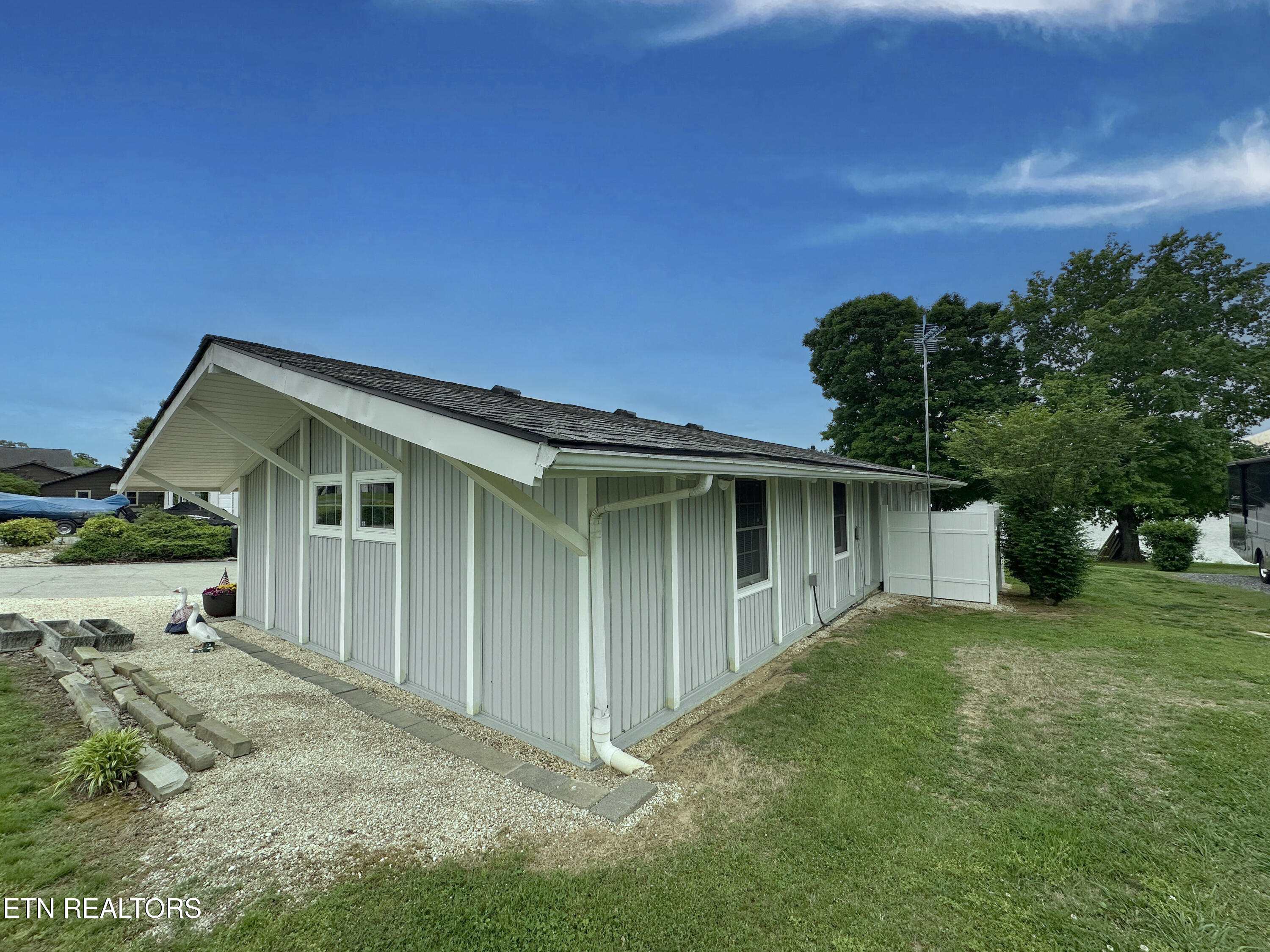 1648 Canal Lane Dandridge TN 37725