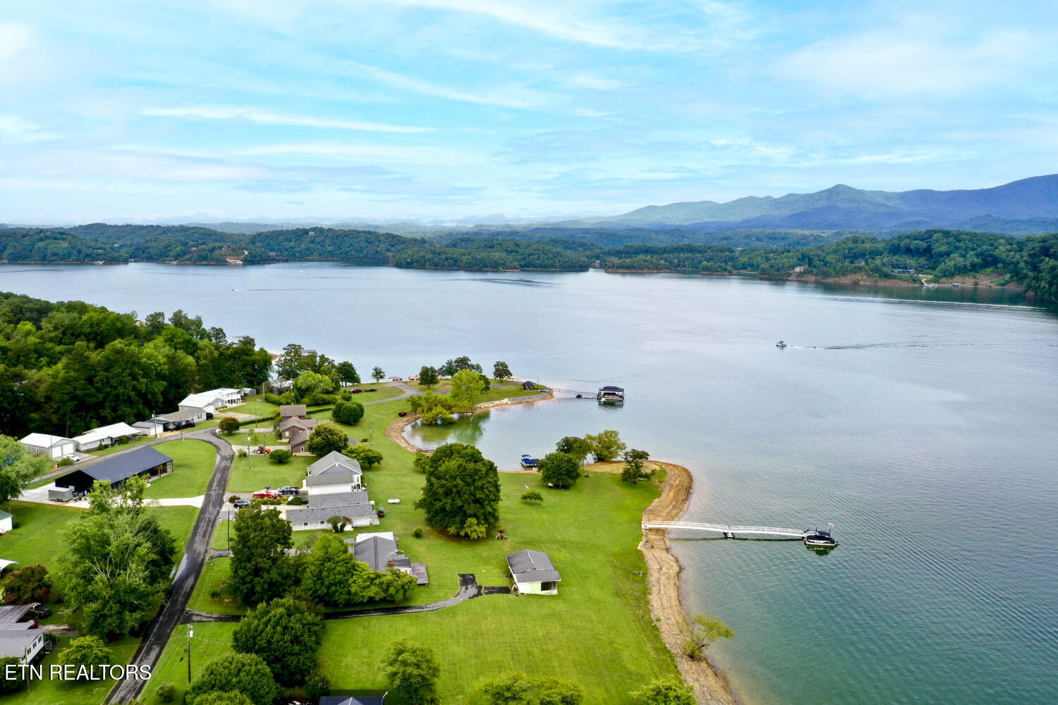 1648 Canal Lane Dandridge TN 37725