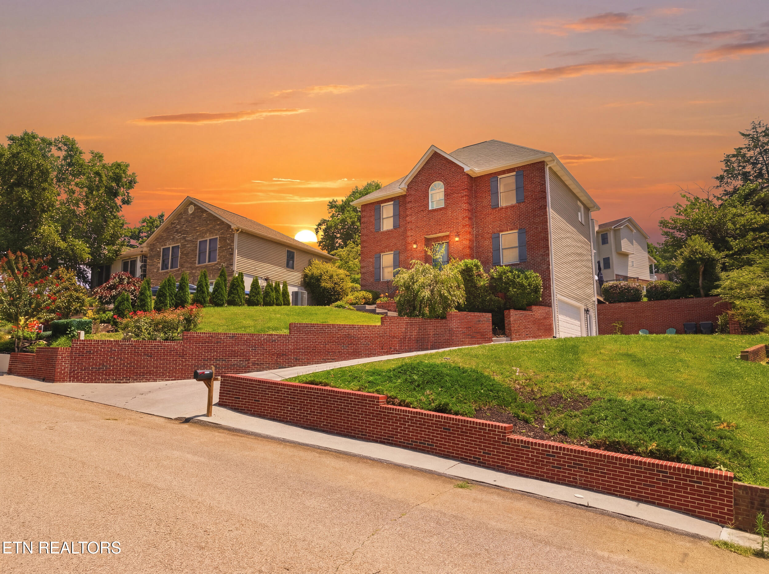 10108 Lonely Oak Lane Knoxville TN 37932