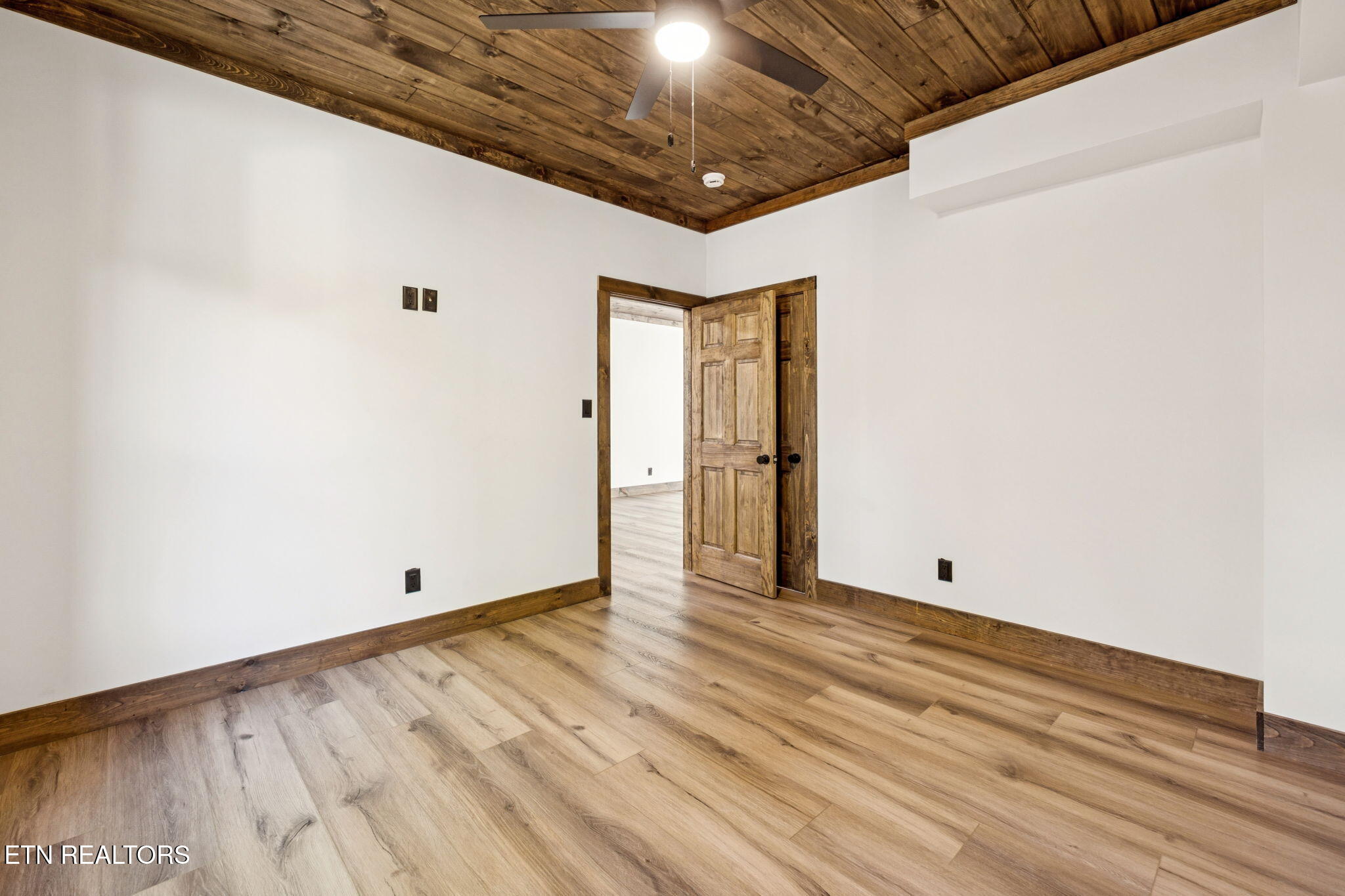 717 Country Oaks Lane Lafollette TN 37766