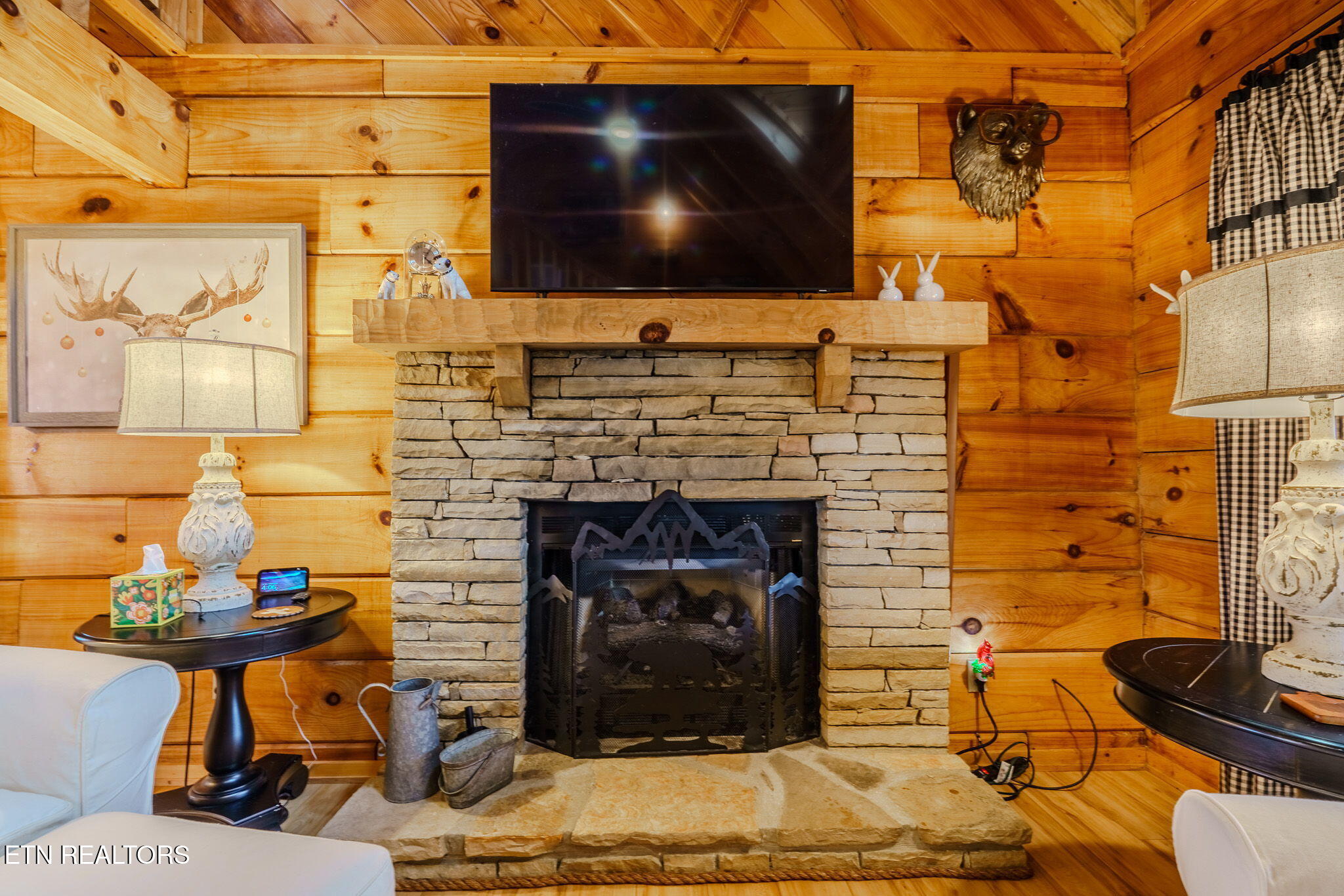 839 W Gold Dust Drive Pigeon Forge TN 37863
