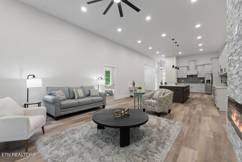 222 Oostanali Way Loudon TN 37774