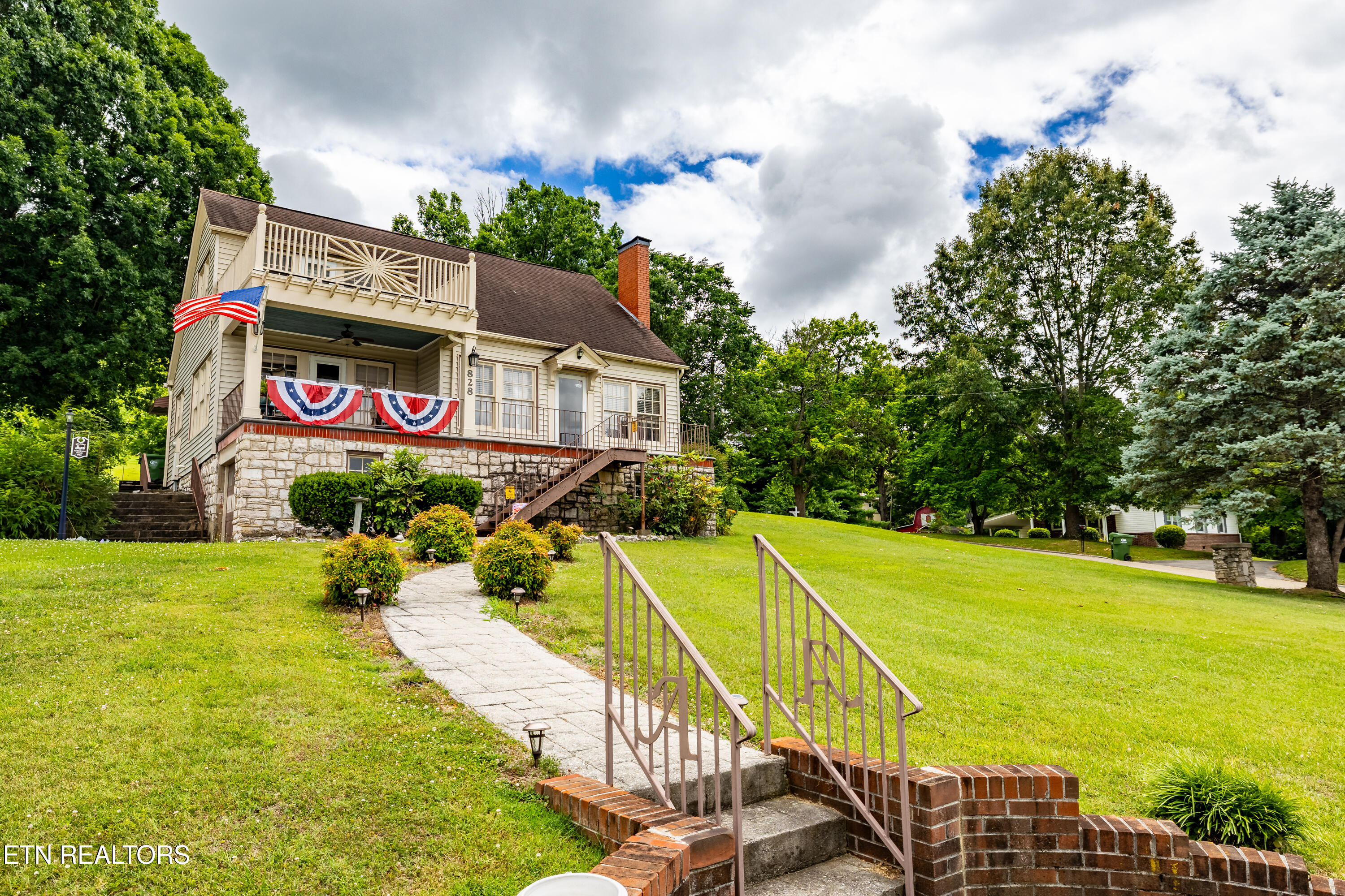 828 W Lamar Alexander Parkway Maryville TN 37801