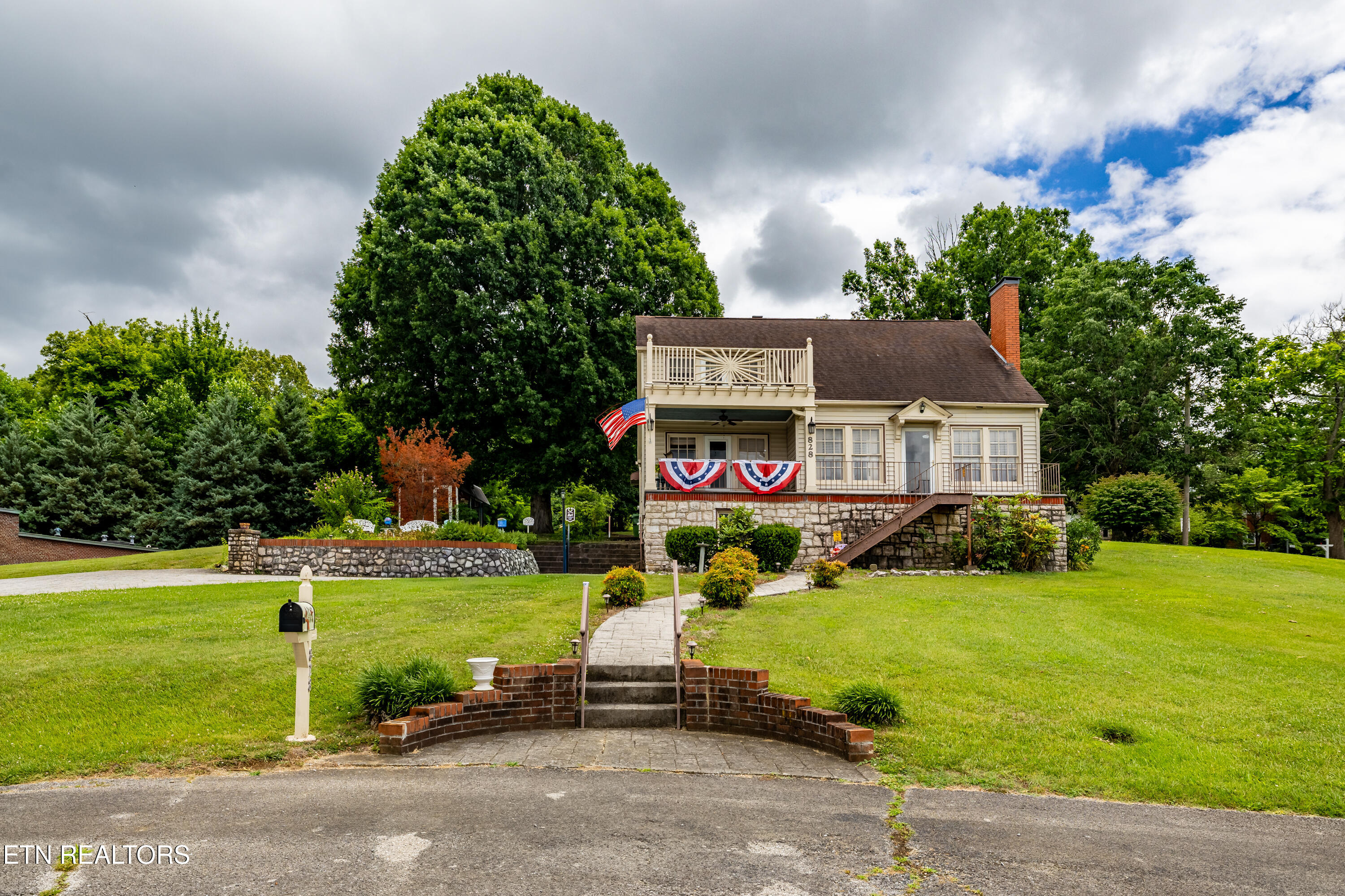 828 W Lamar Alexander Parkway Maryville TN 37801