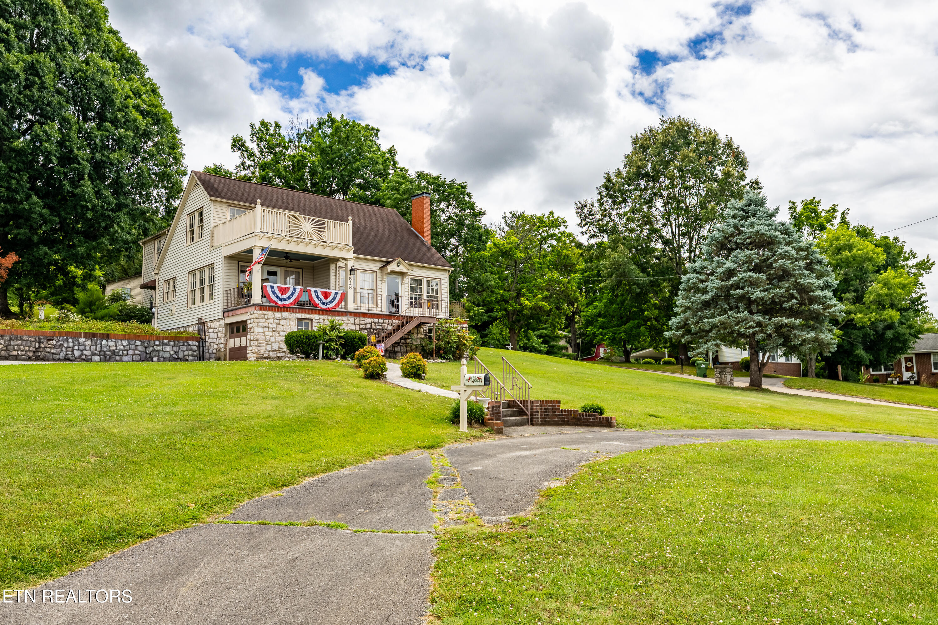 828 W Lamar Alexander Parkway Maryville TN 37801