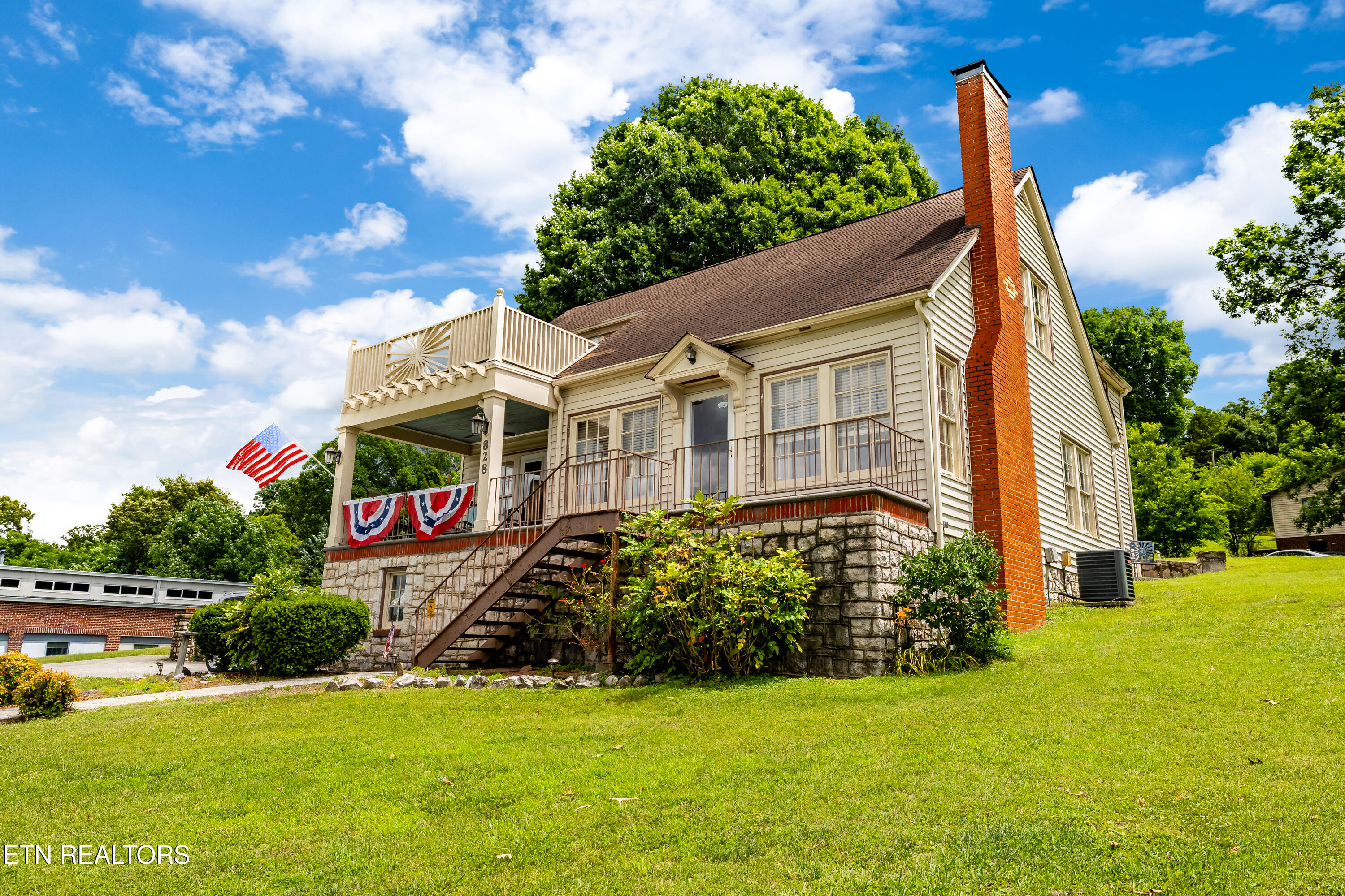 828 W Lamar Alexander Parkway Maryville TN 37801