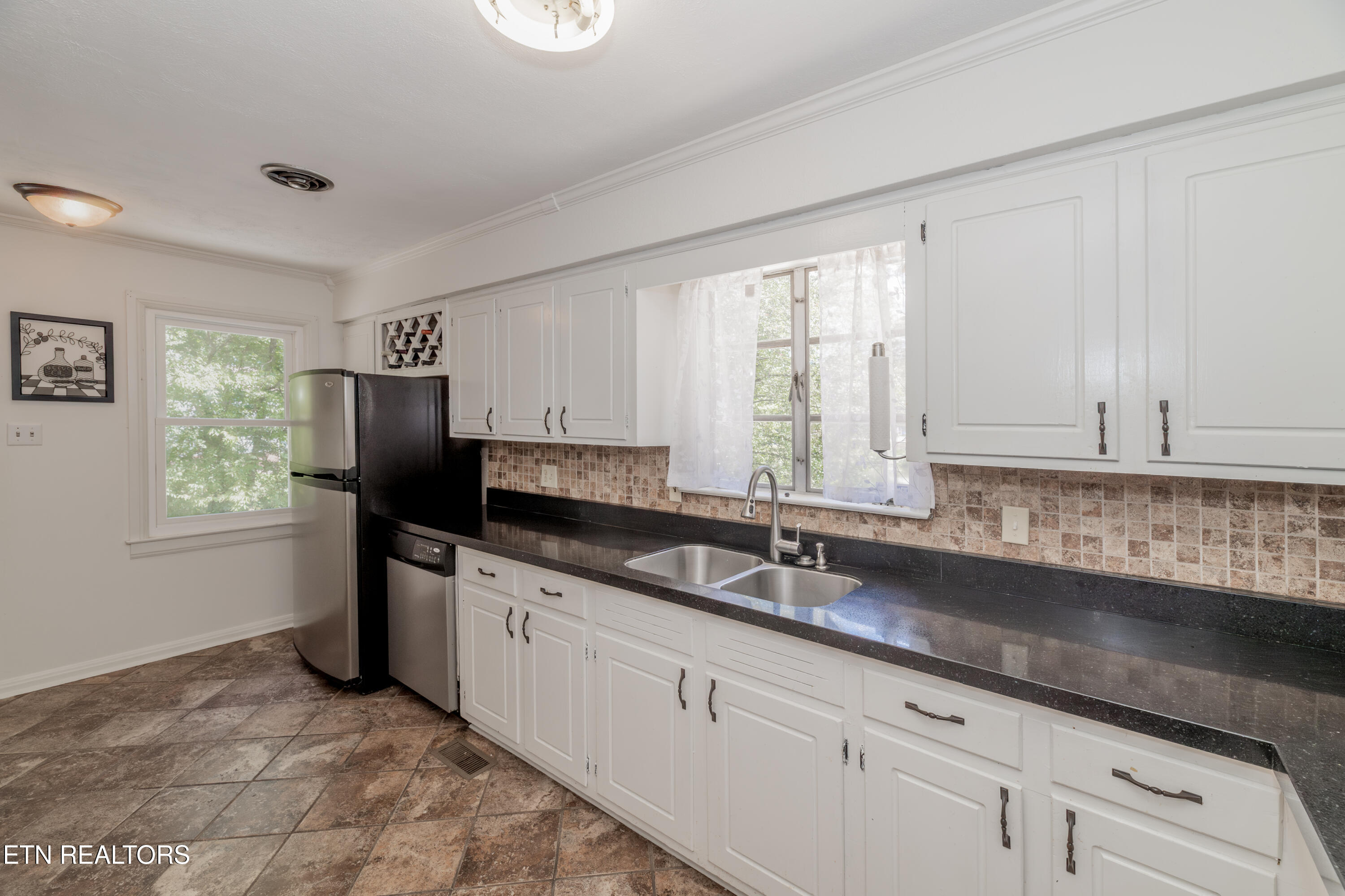 1112 Dogwood Drive Kingston TN 37763