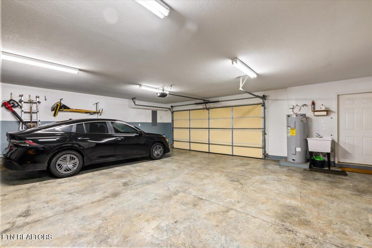 1143 Earnhart Lafollette TN 37766