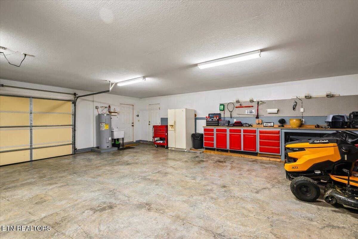 1143 Earnhart Lafollette TN 37766