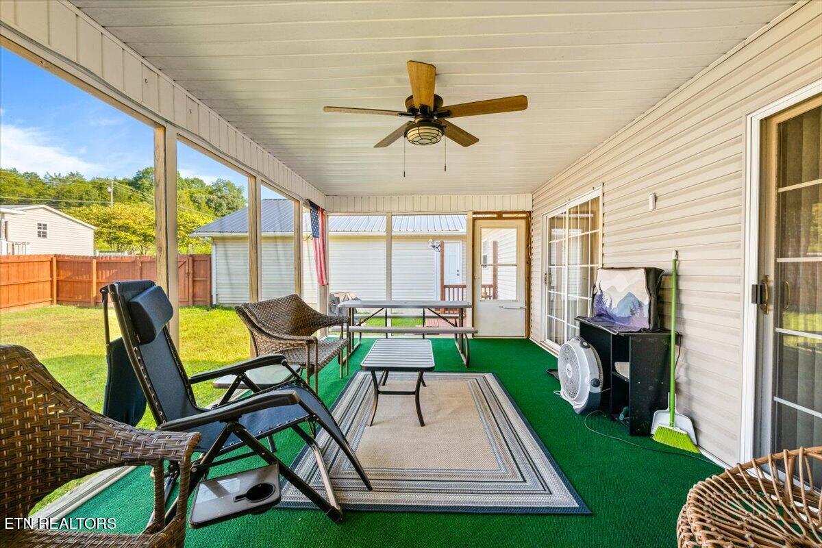 1143 Earnhart Lafollette TN 37766