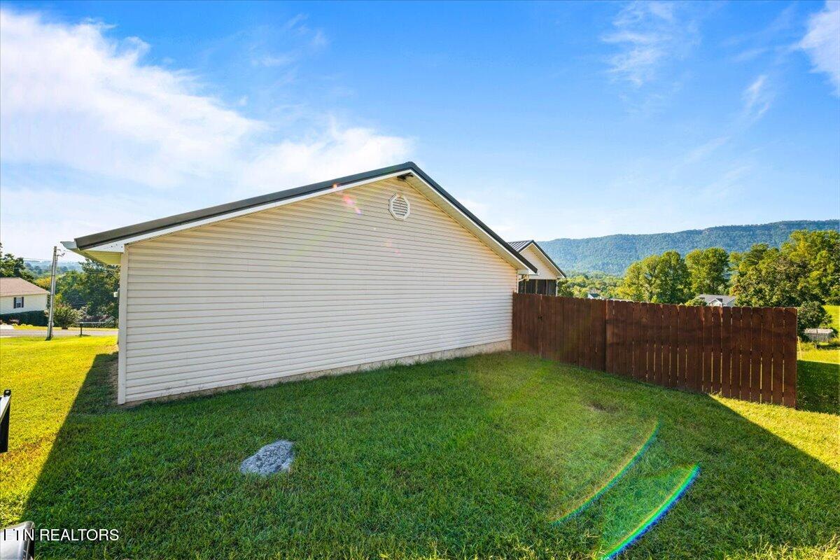 1143 Earnhart Lafollette TN 37766