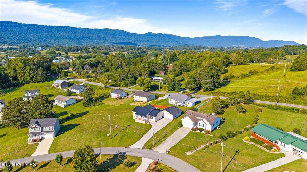 1143 Earnhart Lafollette TN 37766