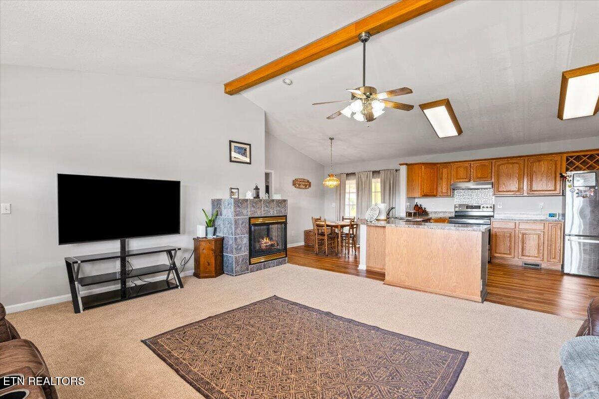 1143 Earnhart Lafollette TN 37766