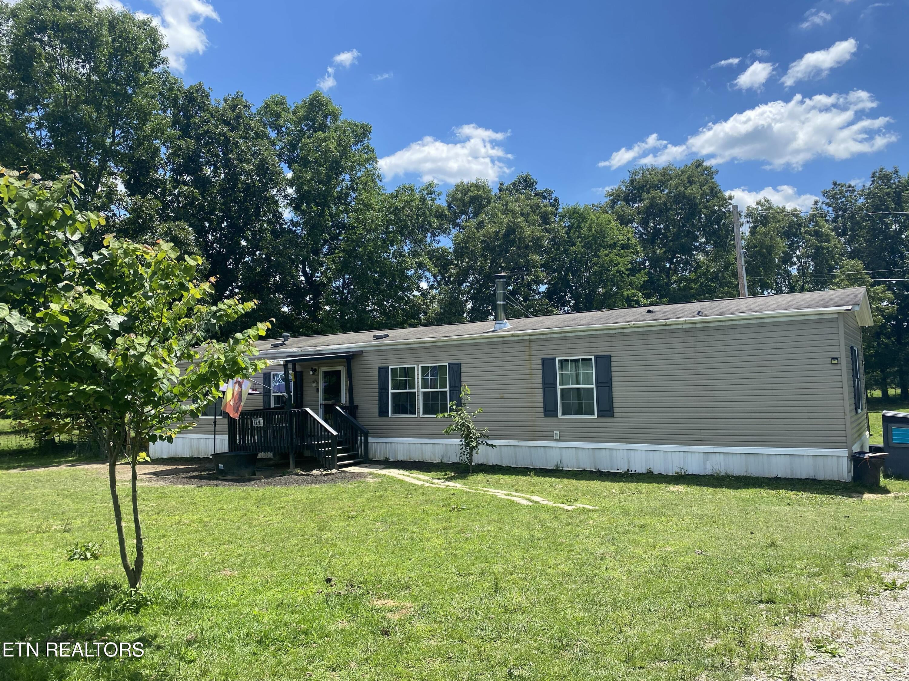 174 Claude Howard Road Deer Lodge TN 37726
