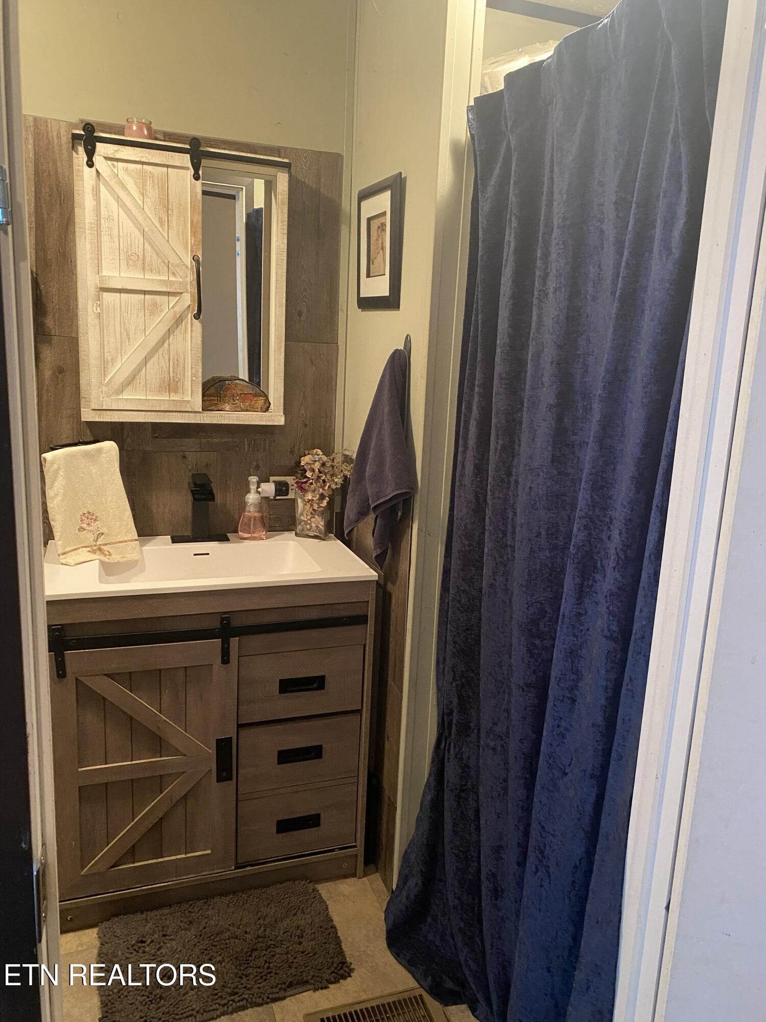 174 Claude Howard Road Deer Lodge TN 37726