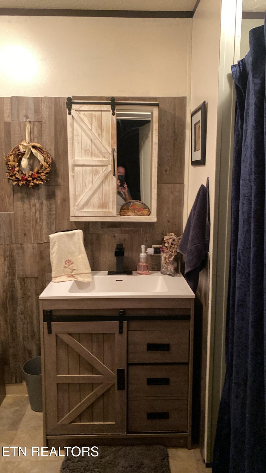 174 Claude Howard Road Deer Lodge TN 37726