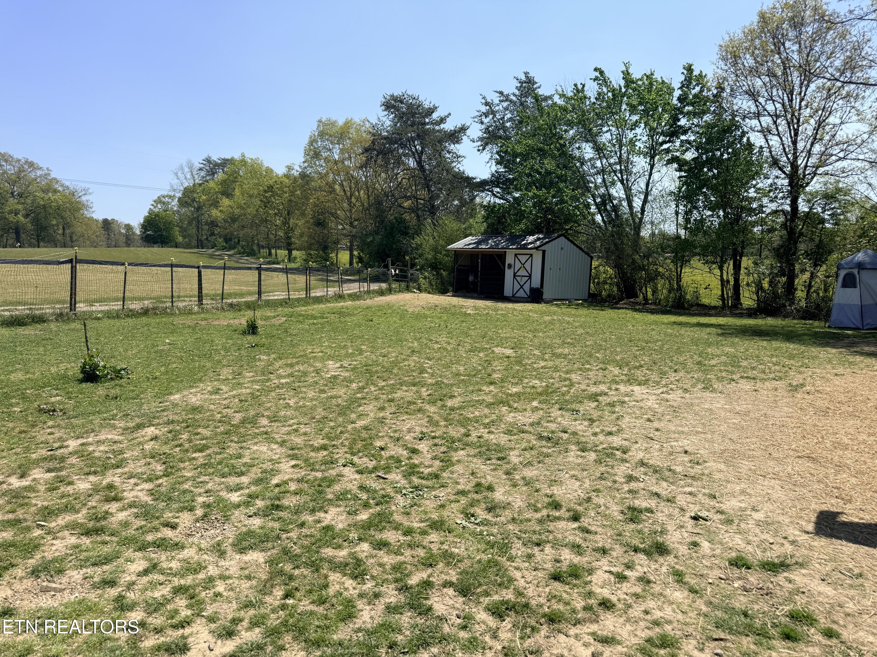 174 Claude Howard Road Deer Lodge TN 37726