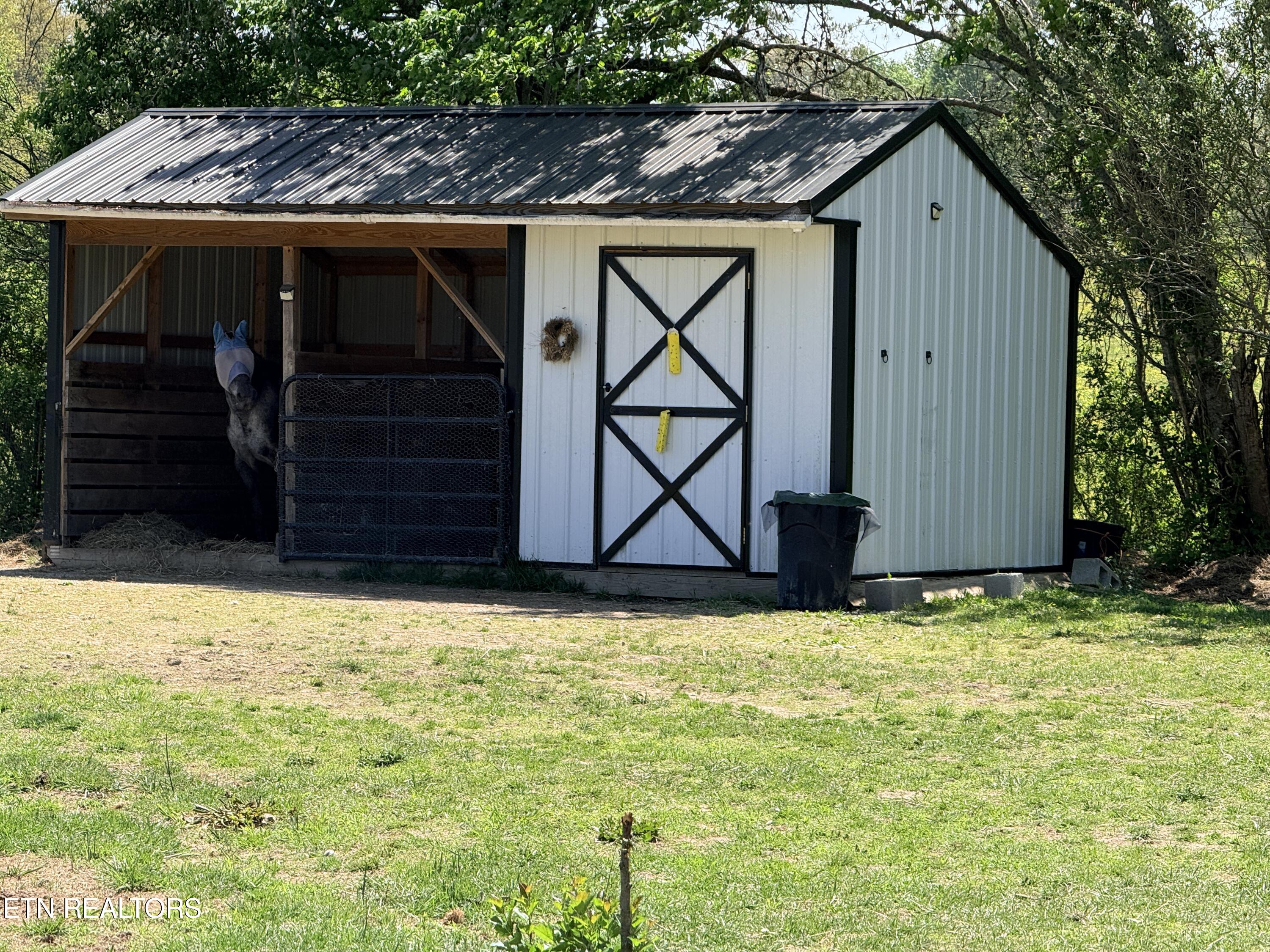 174 Claude Howard Road Deer Lodge TN 37726