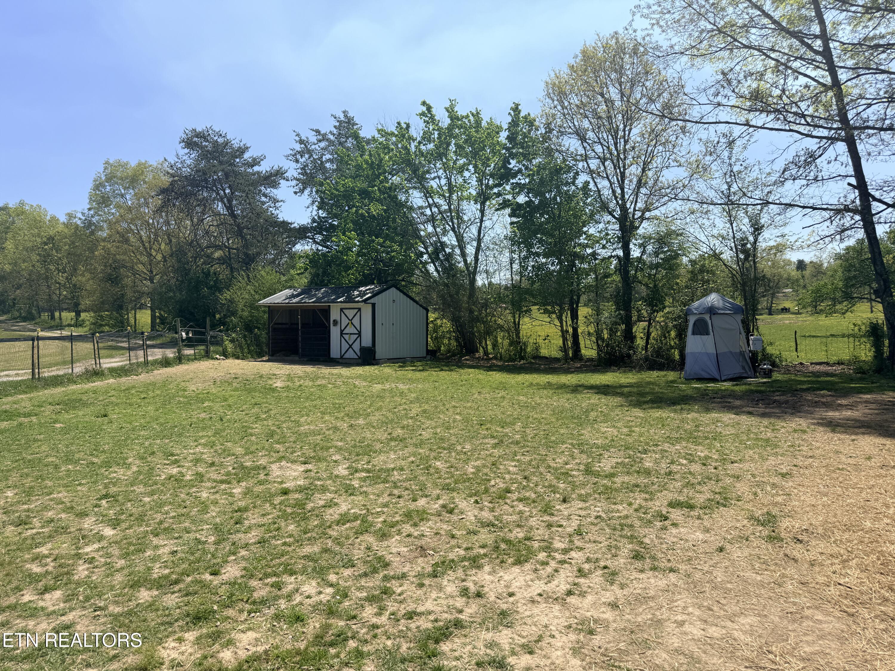 174 Claude Howard Road Deer Lodge TN 37726