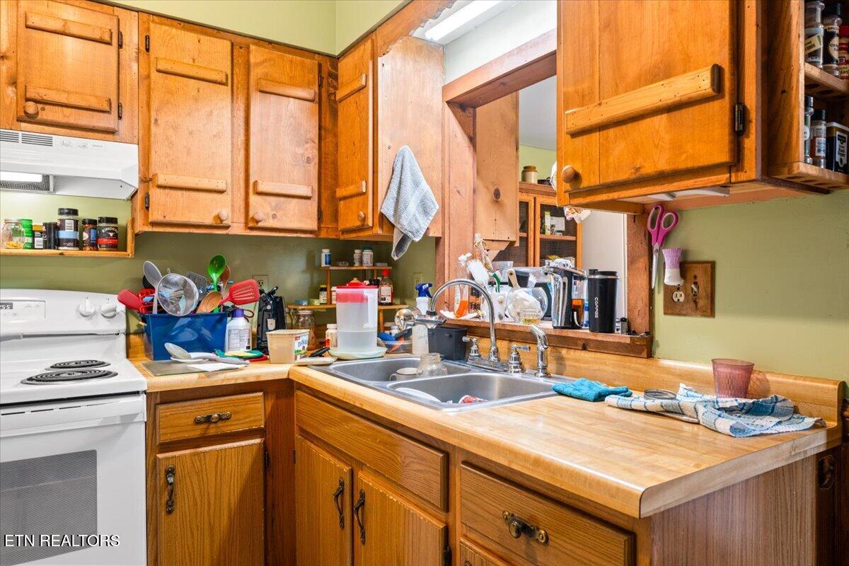 439 Rogerston Road Clairfield TN 37715