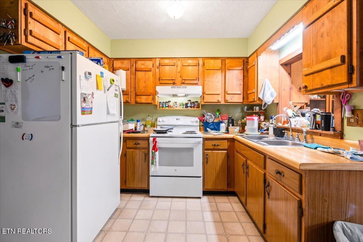 439 Rogerston Road Clairfield TN 37715