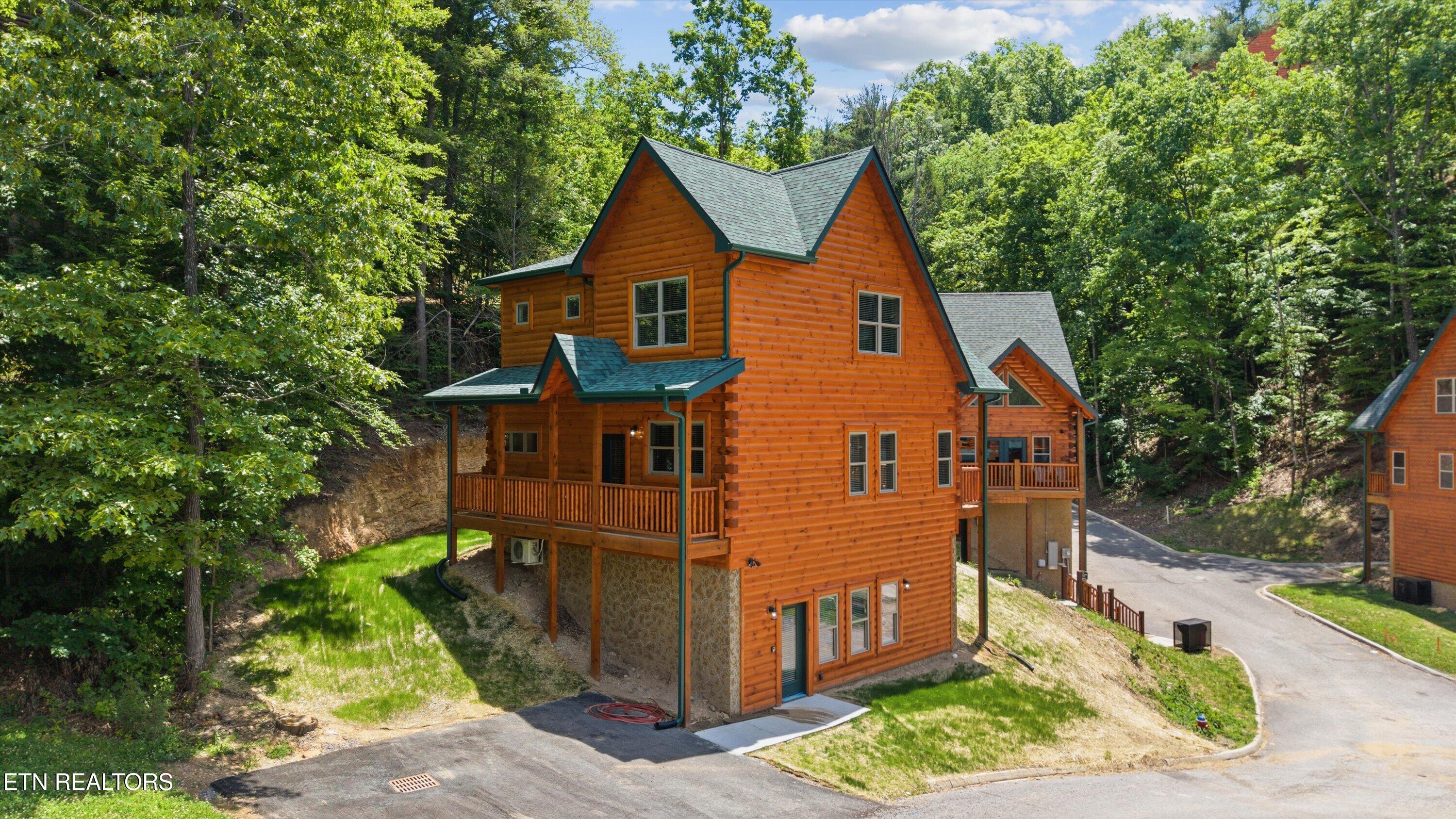 2107 Valley Creek Way Pigeon Forge TN 37862