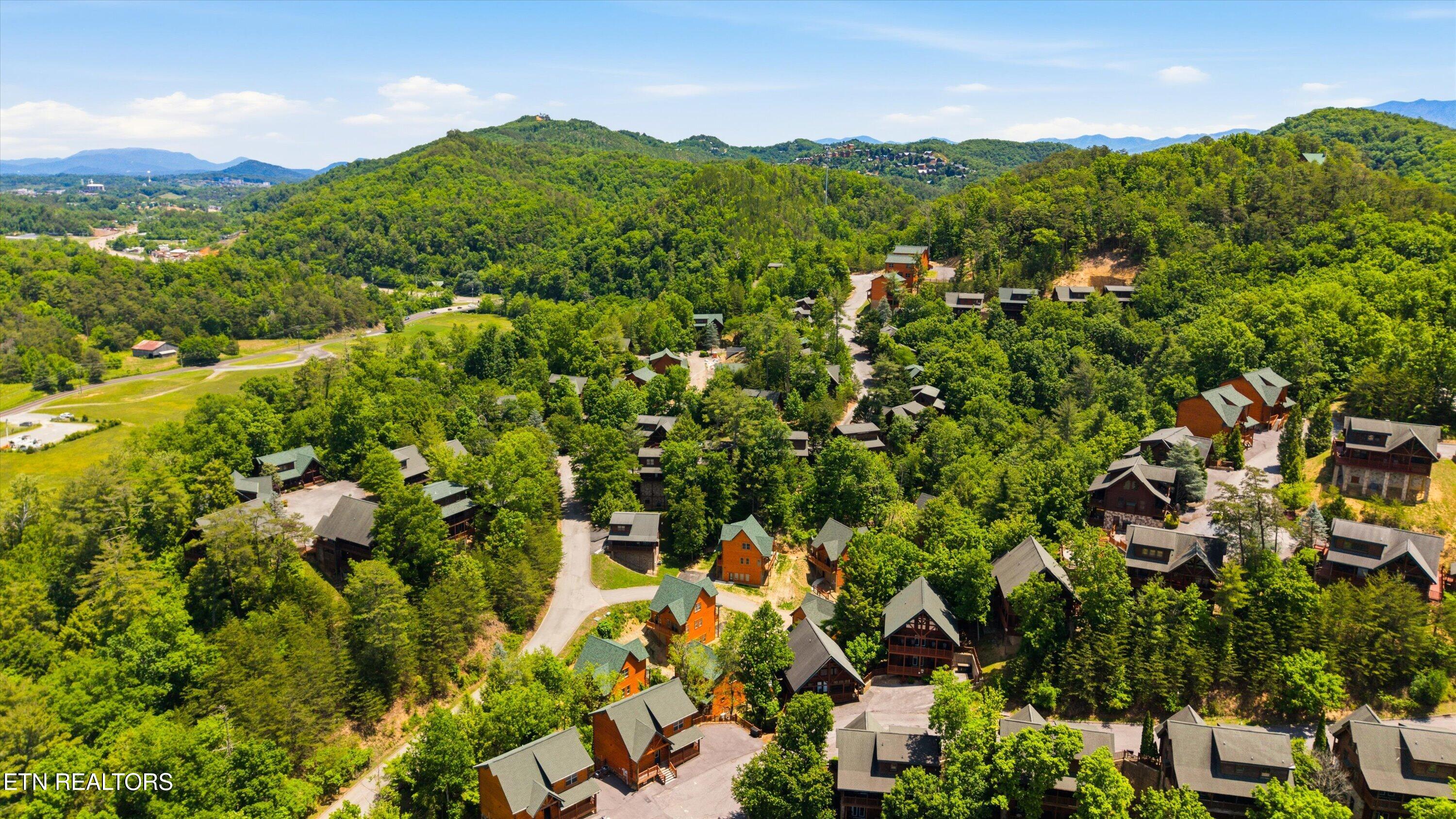 2107 Valley Creek Way Pigeon Forge TN 37862