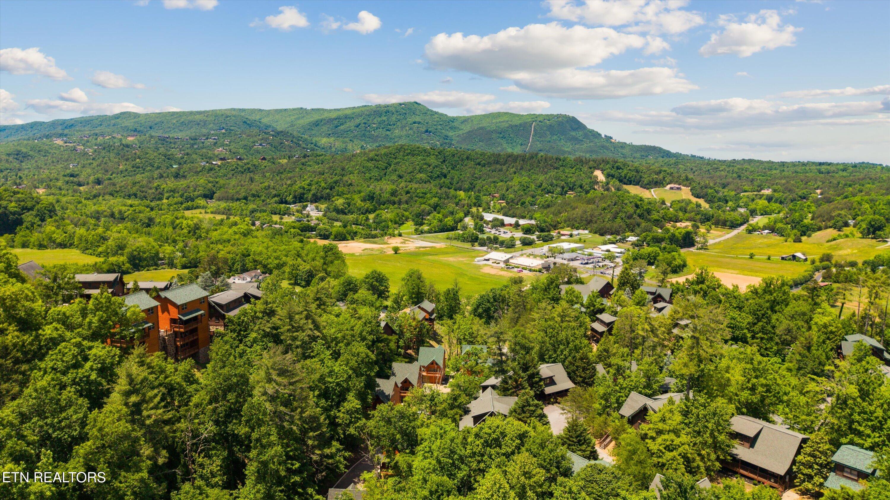 2107 Valley Creek Way Pigeon Forge TN 37862