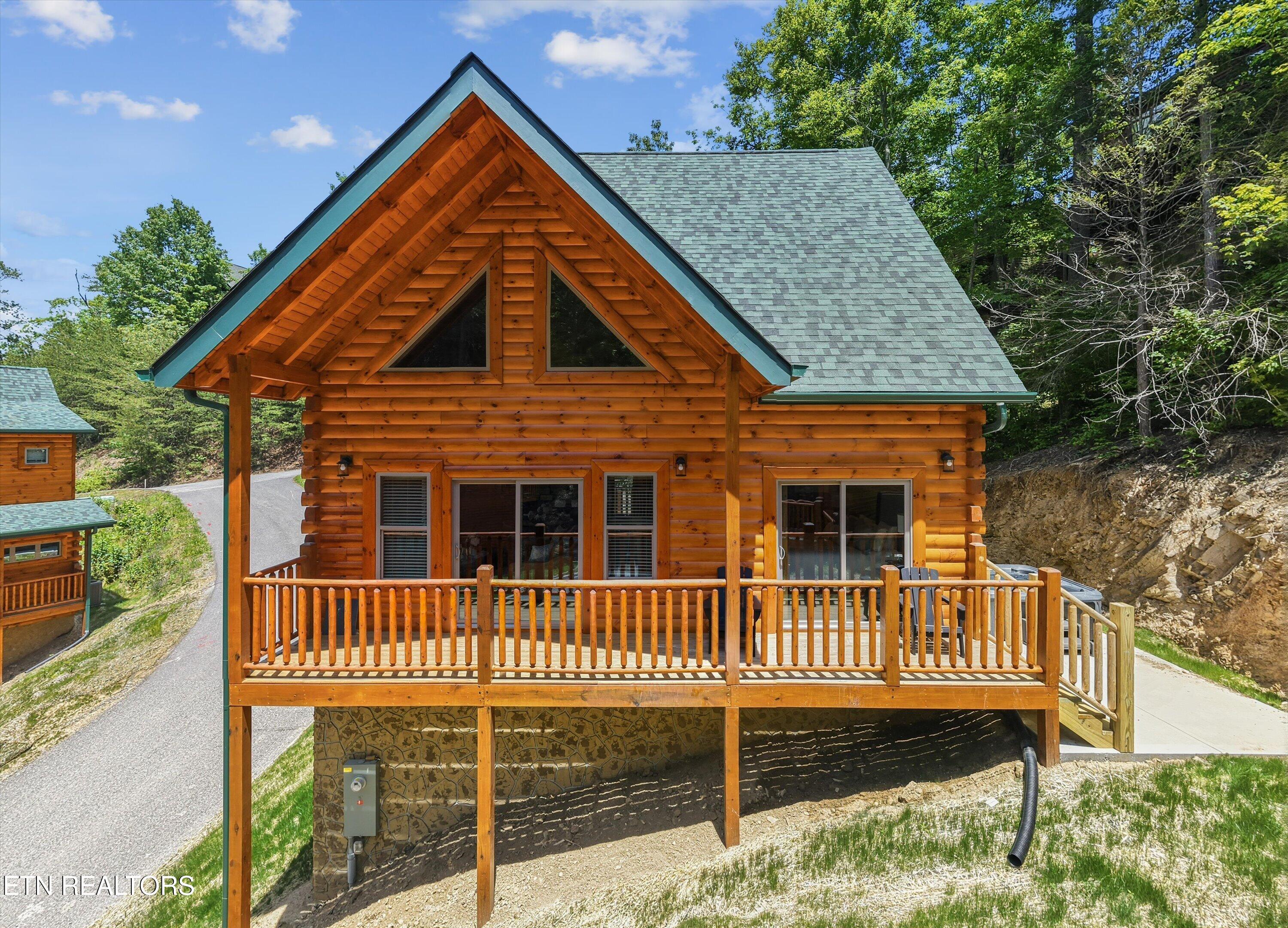 2107 Valley Creek Way Pigeon Forge TN 37862