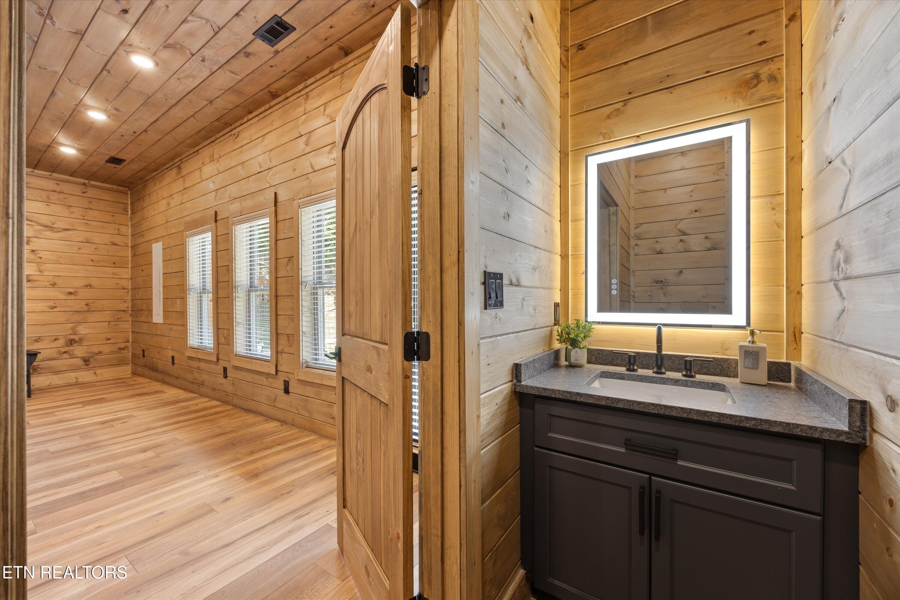 2107 Valley Creek Way Pigeon Forge TN 37862