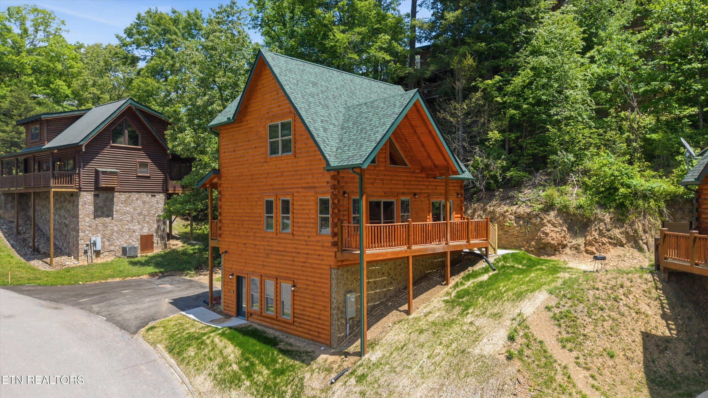 2107 Valley Creek Way Pigeon Forge TN 37862