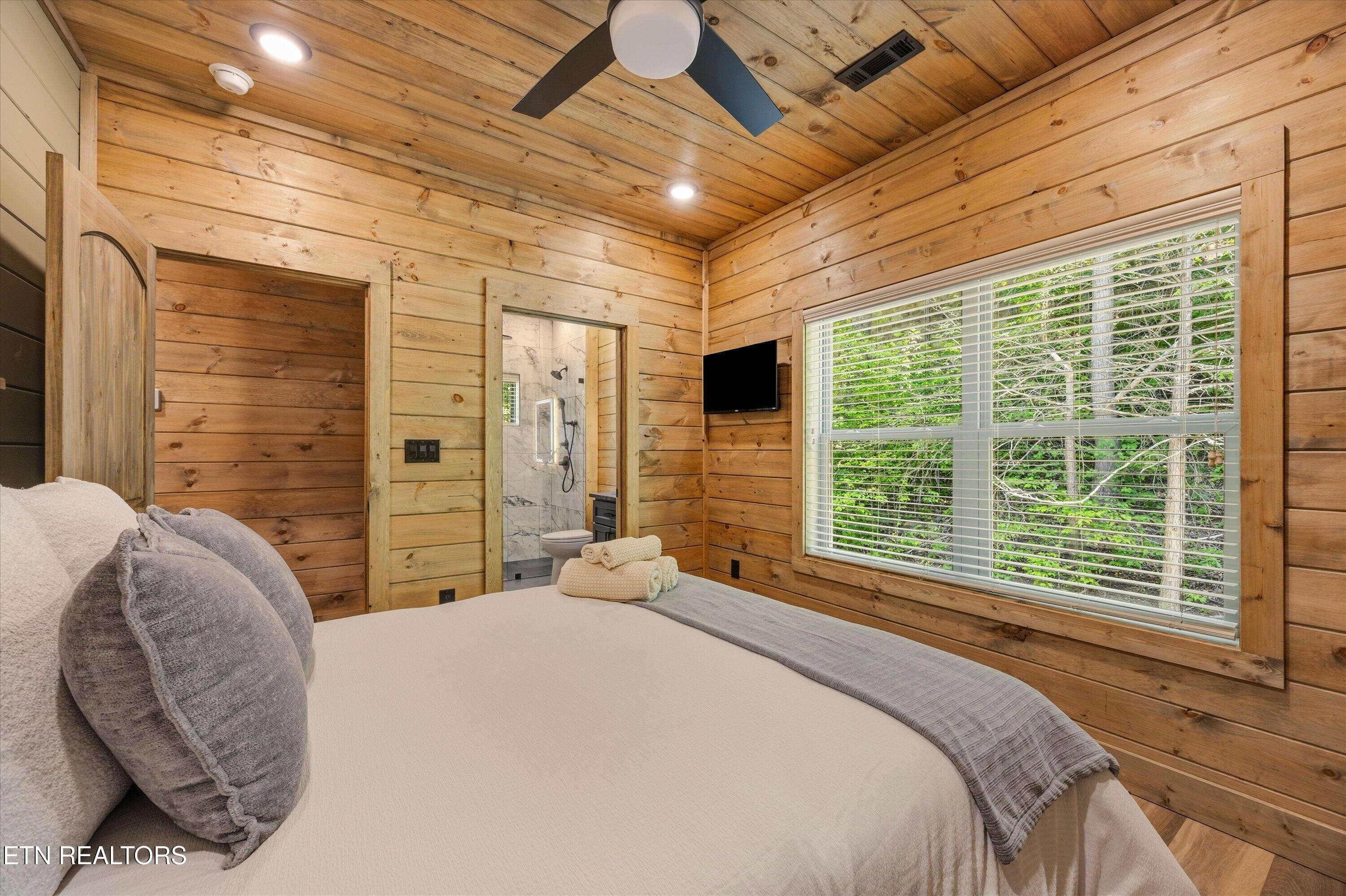 2107 Valley Creek Way Pigeon Forge TN 37862