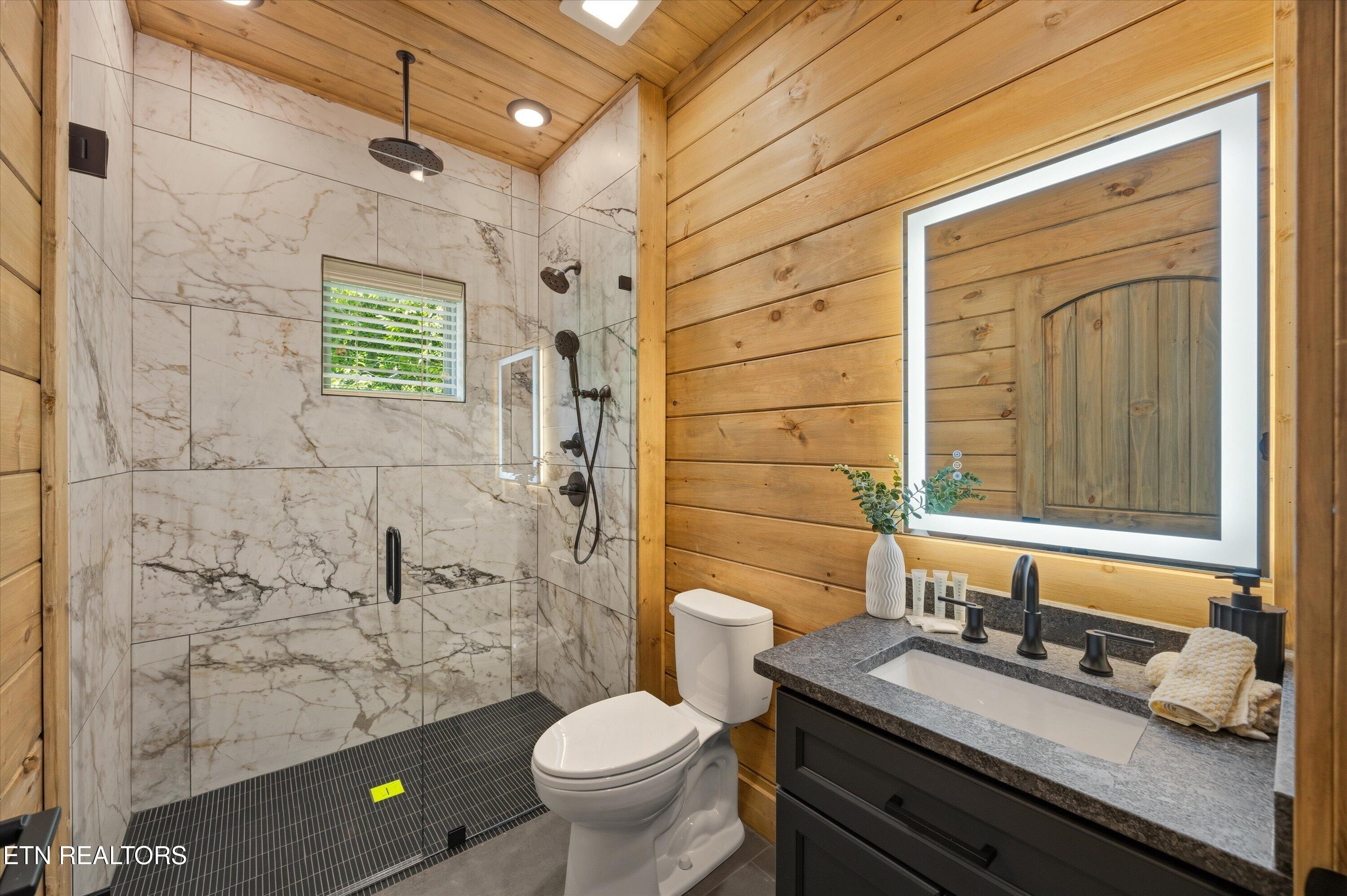 2107 Valley Creek Way Pigeon Forge TN 37862