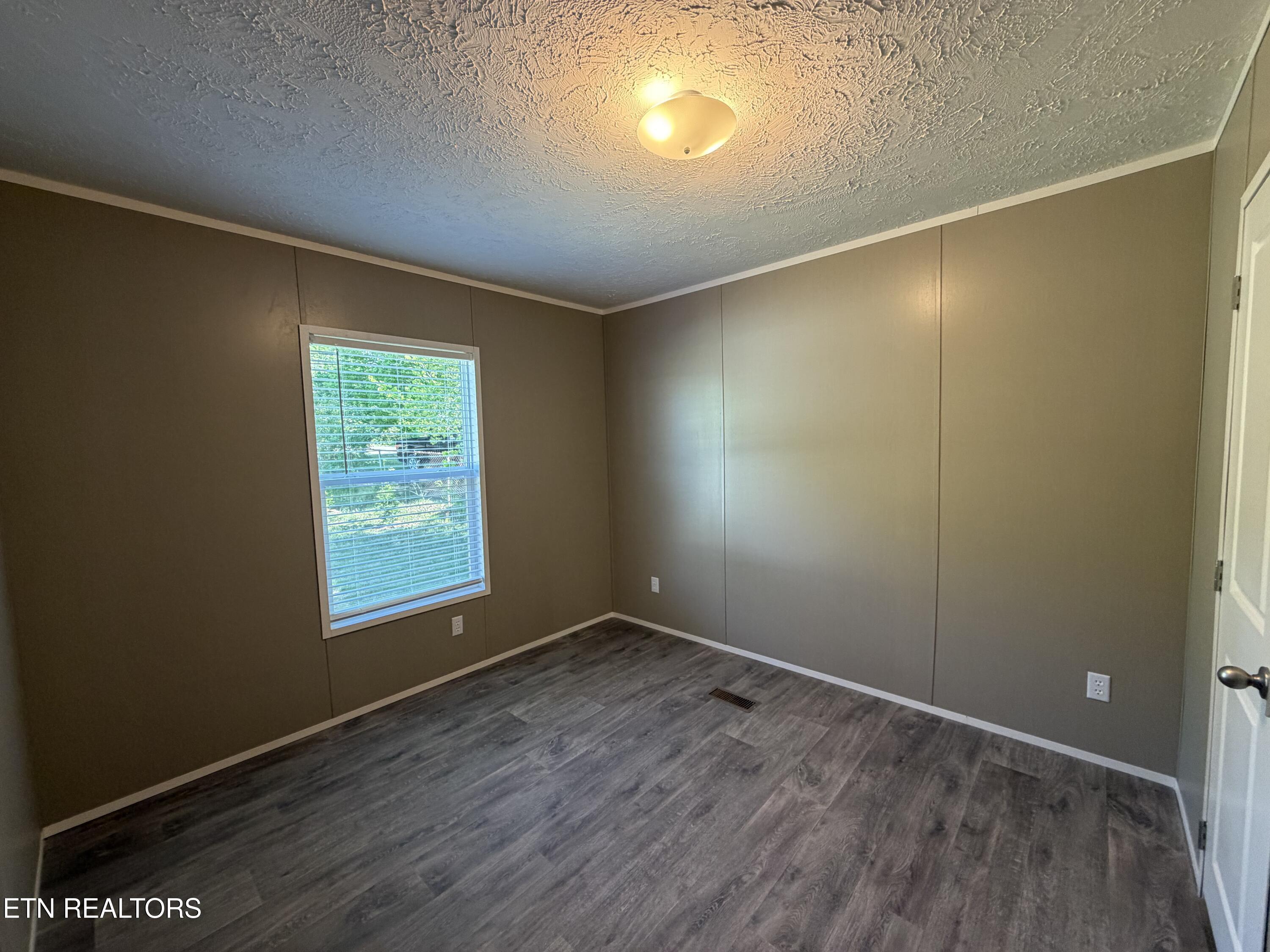 1310 W Beaver Creek Drive Powell TN 37849