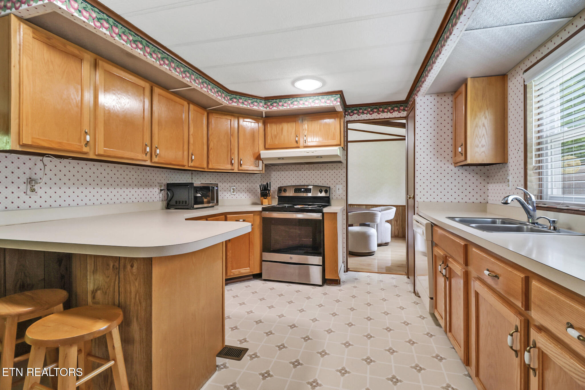 20 Robin Hood Lane Crossville TN 38558