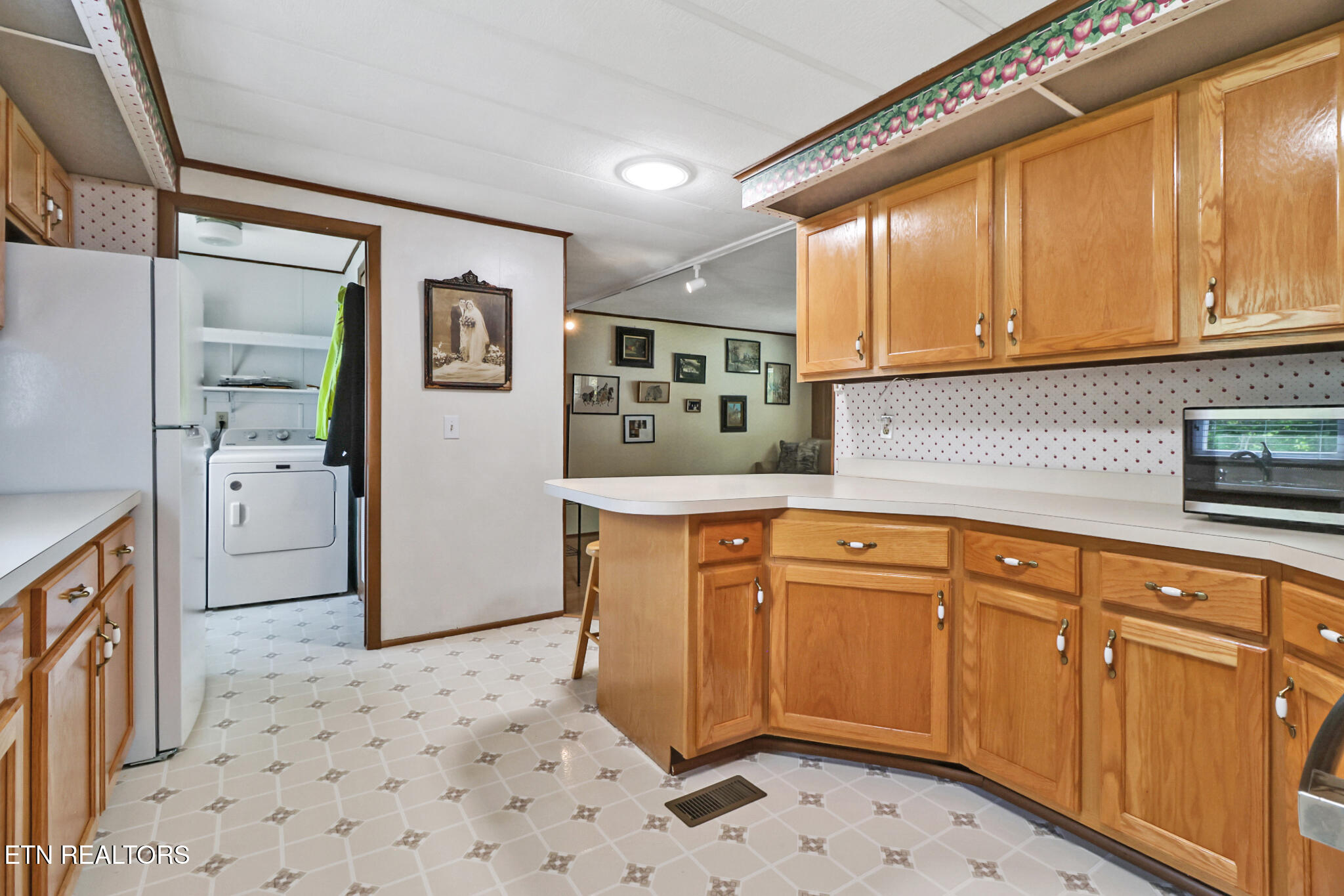 20 Robin Hood Lane Crossville TN 38558