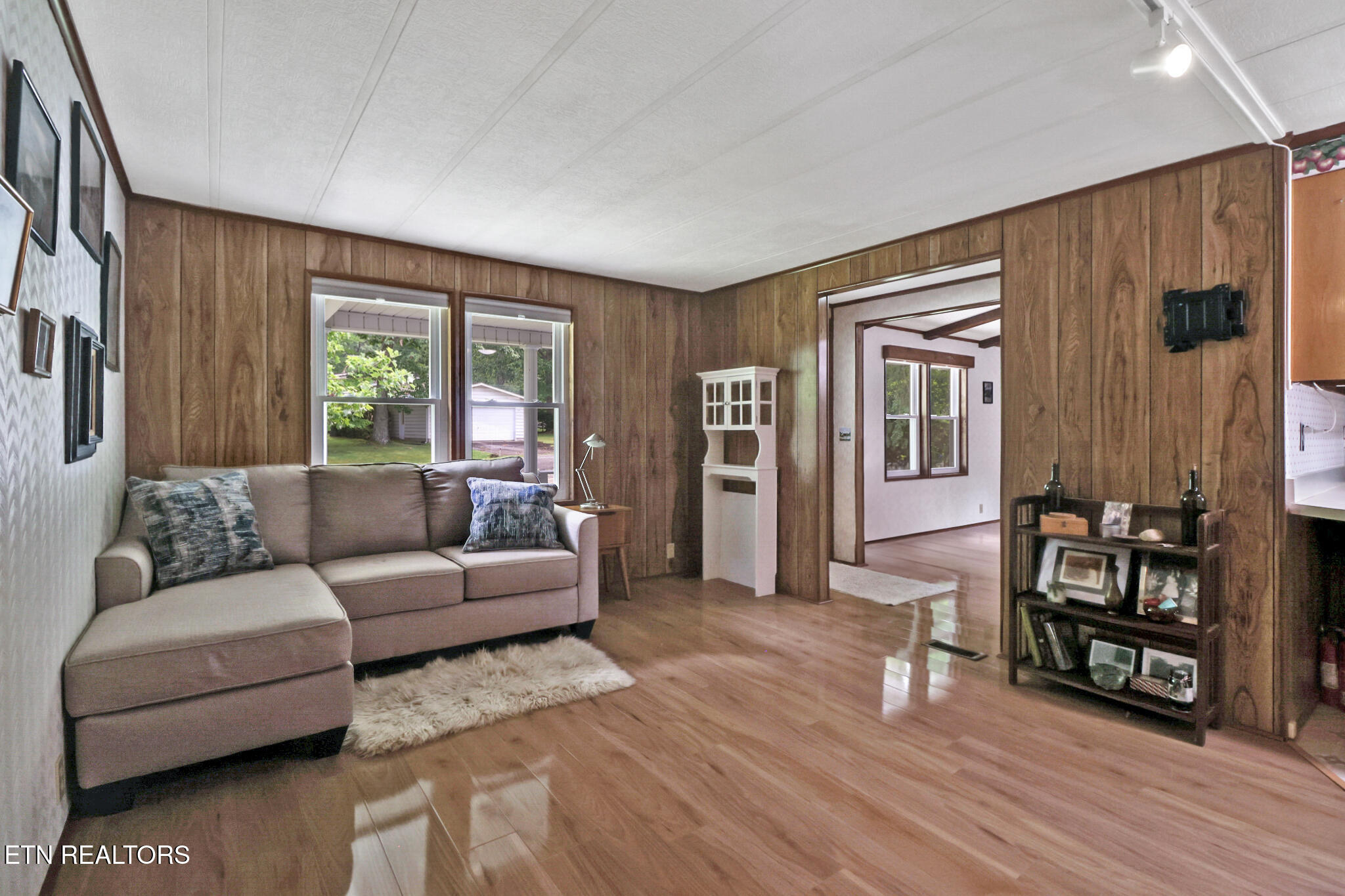 20 Robin Hood Lane Crossville TN 38558