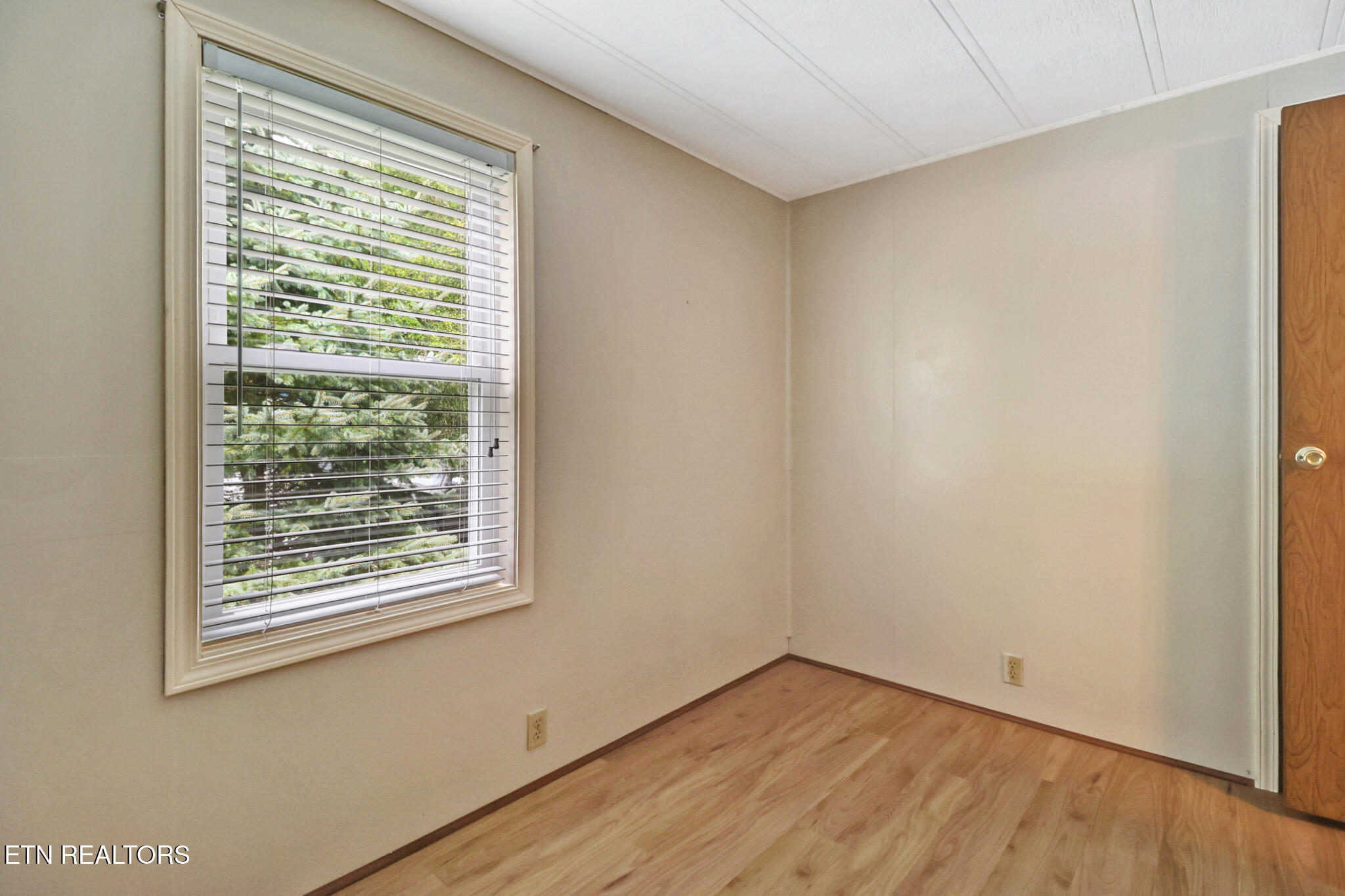 20 Robin Hood Lane Crossville TN 38558