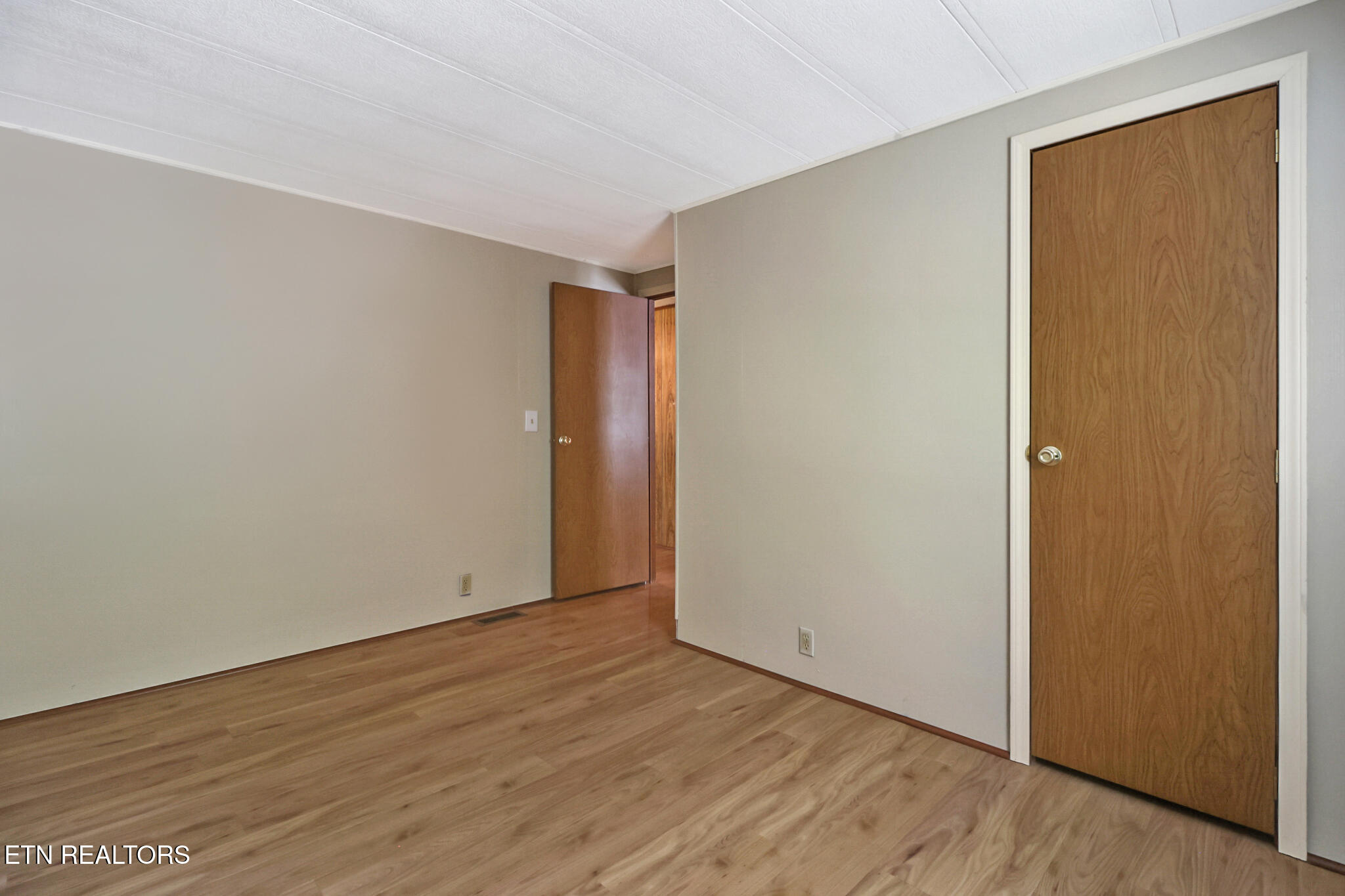 20 Robin Hood Lane Crossville TN 38558