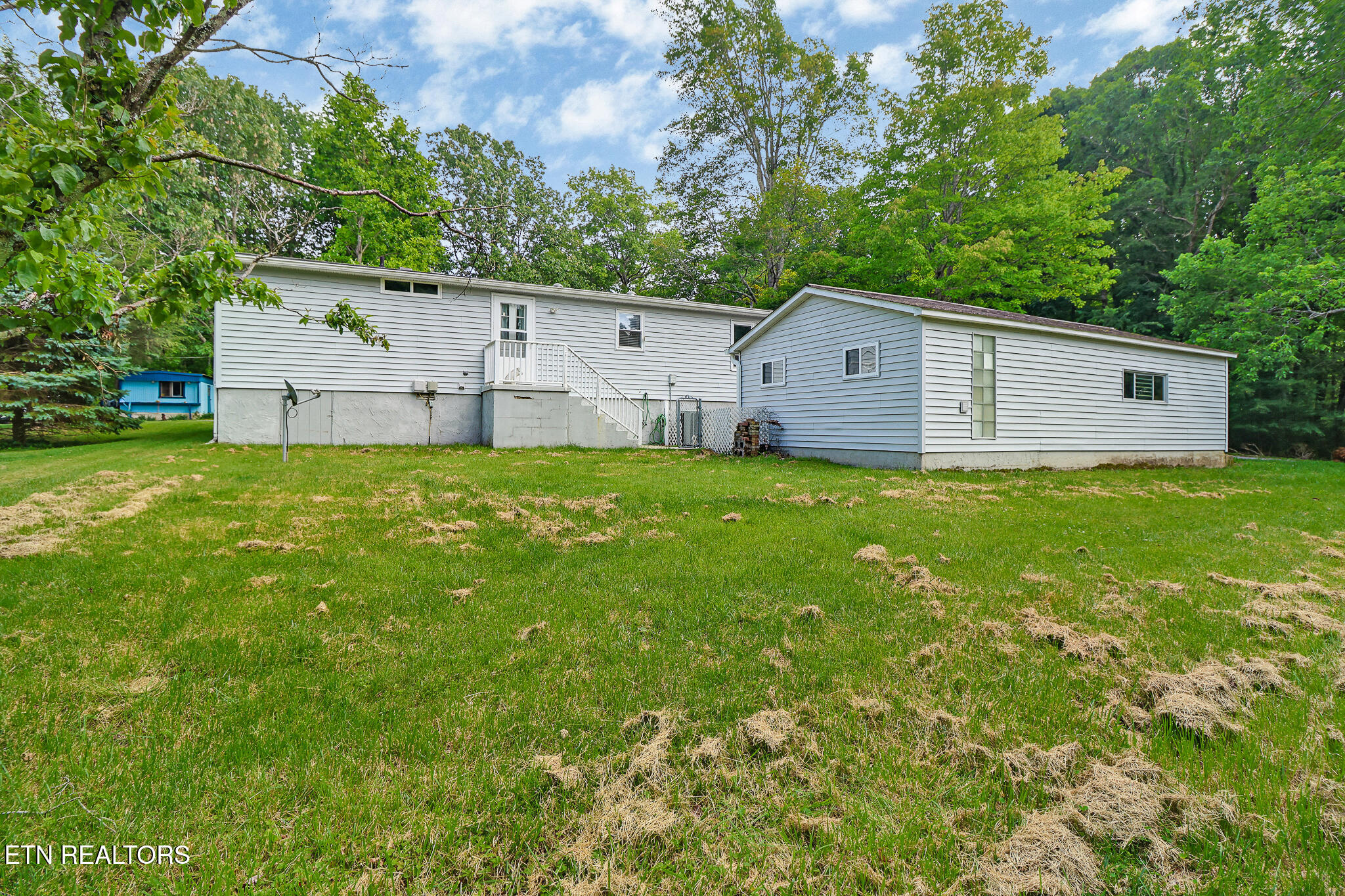 20 Robin Hood Lane Crossville TN 38558