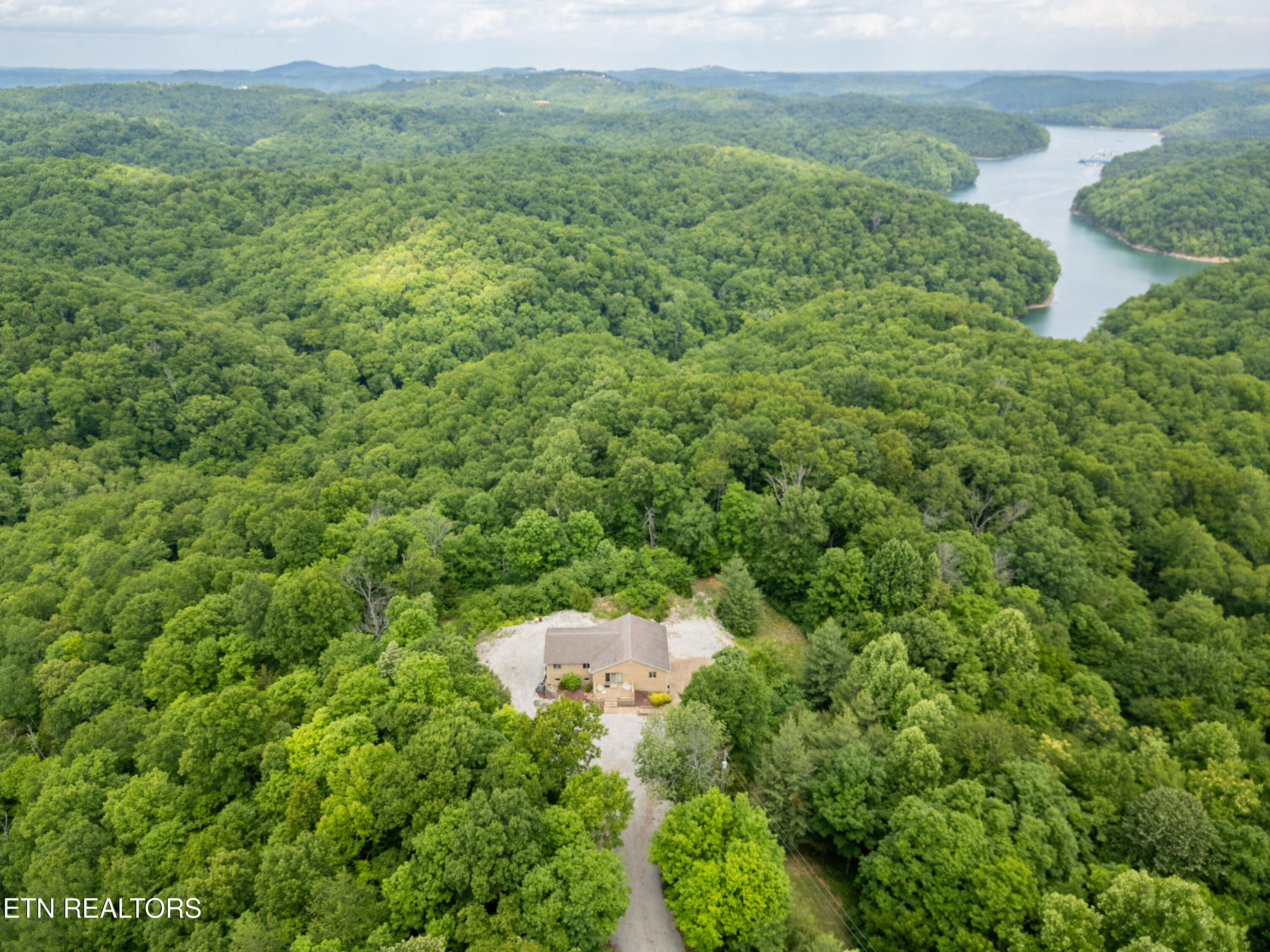 241 Hidden Cove Lane Allons TN 38541